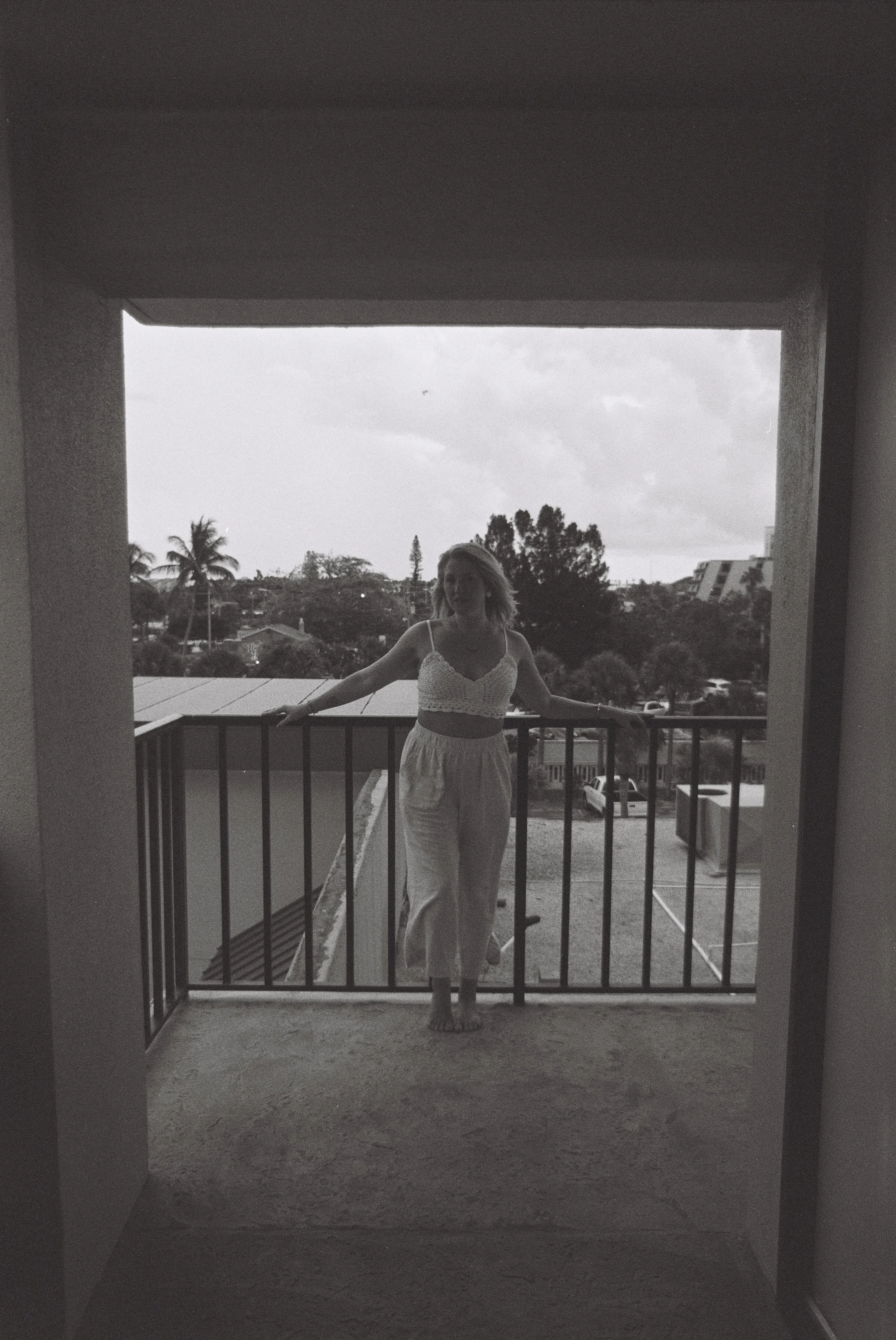 A touch of the vintage, Ash's film portraits give your aesthetic an undeniable sense of cool. Shooting medium format headshots in natural light is what film is all about. Ash shoots both 120 format and 35mm analog photography, based in Tampa and work