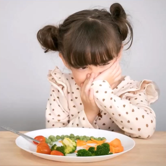 Why Your Child Won’t Try New Foods: The Hidden Pressures That Backfire