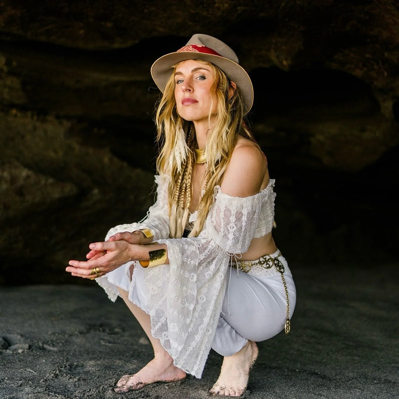 Bye bye Asia, see you soon 👋 
I&rsquo;ve met quite some incredible people along the road 🤍 I&rsquo;ll be back 🙏✈️🌍
A mix of performing, traveling, songwriting &amp; sunshine battery recharge. 
Now slide! ;)
1) shooting in Bali with @carlyarnwine 