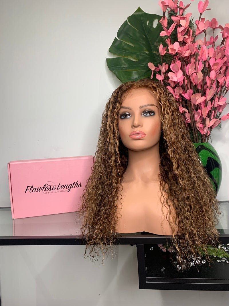 Arianna: Unveil Your Beauty with Balayage & Kinky Curly Afro | Ottawa, Canada