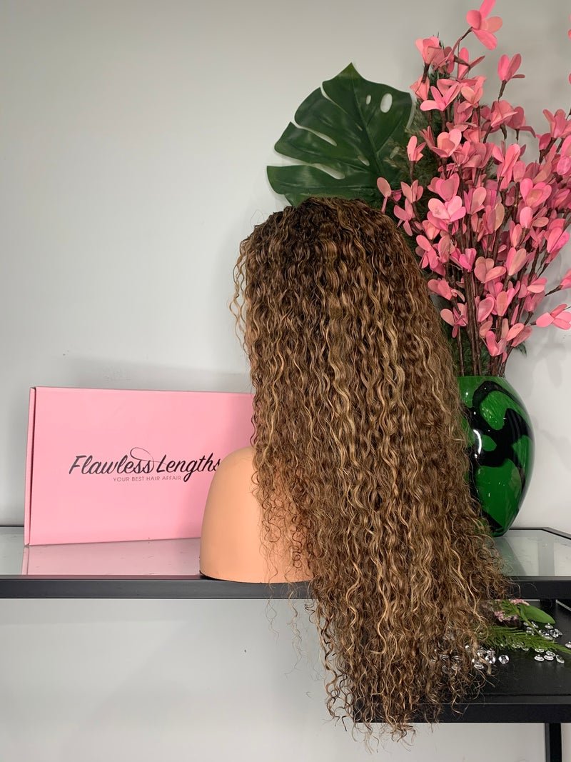 Arianna: Unveil Your Beauty with Balayage & Kinky Curly Afro | Ottawa, Canada