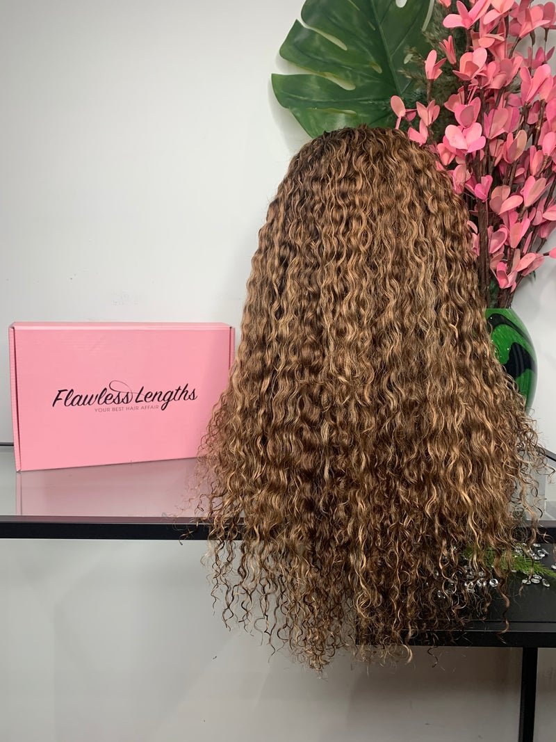 Arianna: Unveil Your Beauty with Balayage & Kinky Curly Afro | Ottawa, Canada
