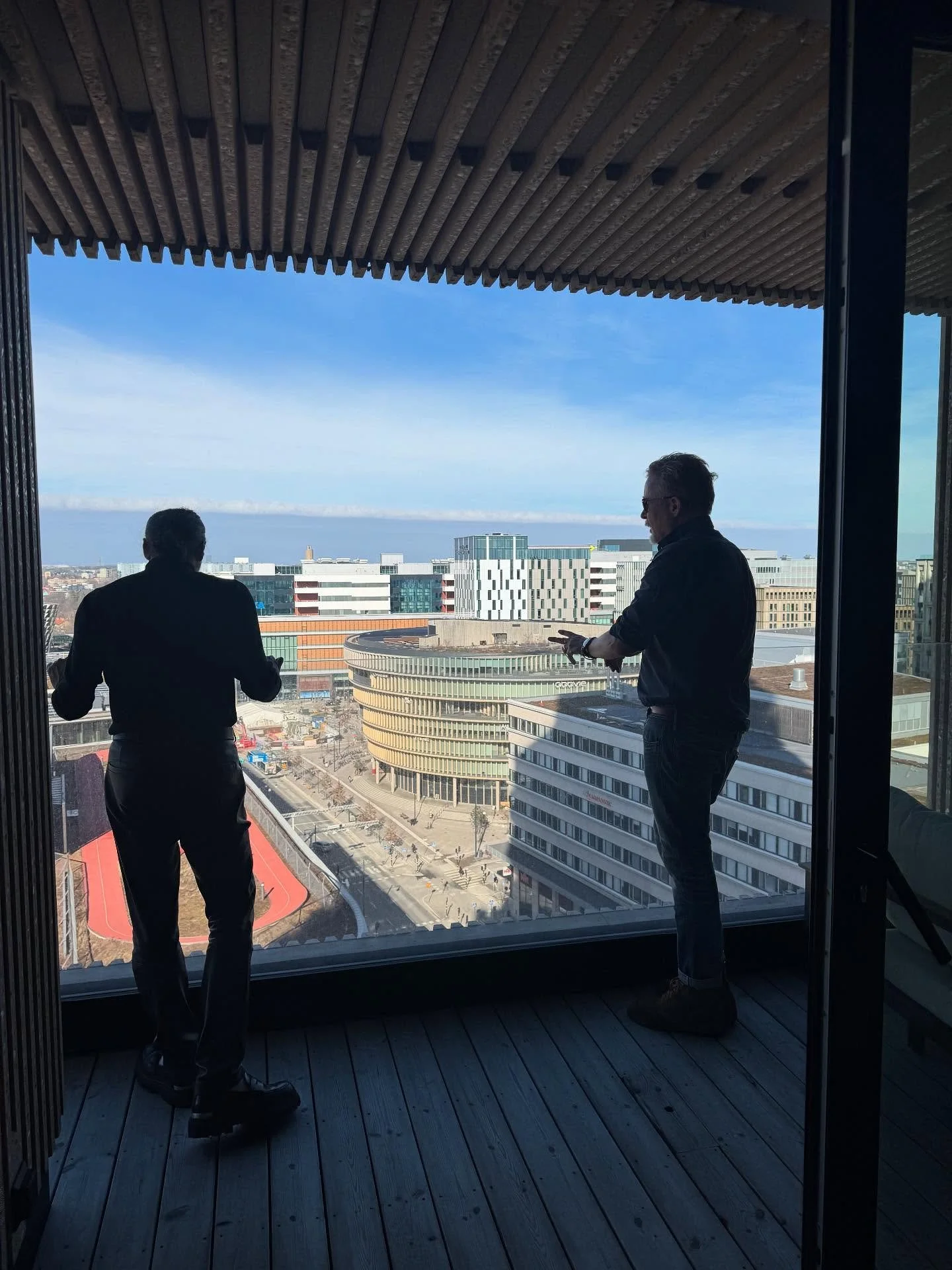 En dag n&auml;ra molnen men det k&auml;ndes som ovanf&ouml;r med tv&aring; av de b&auml;sta @kristianpohl och @niklasberglind f&ouml;r att s&auml;kra upp lite bilder f&ouml;r boken och s&aring;nt. Vilken gr&auml;nsl&ouml;s fr&ouml;jd det &auml;r att 