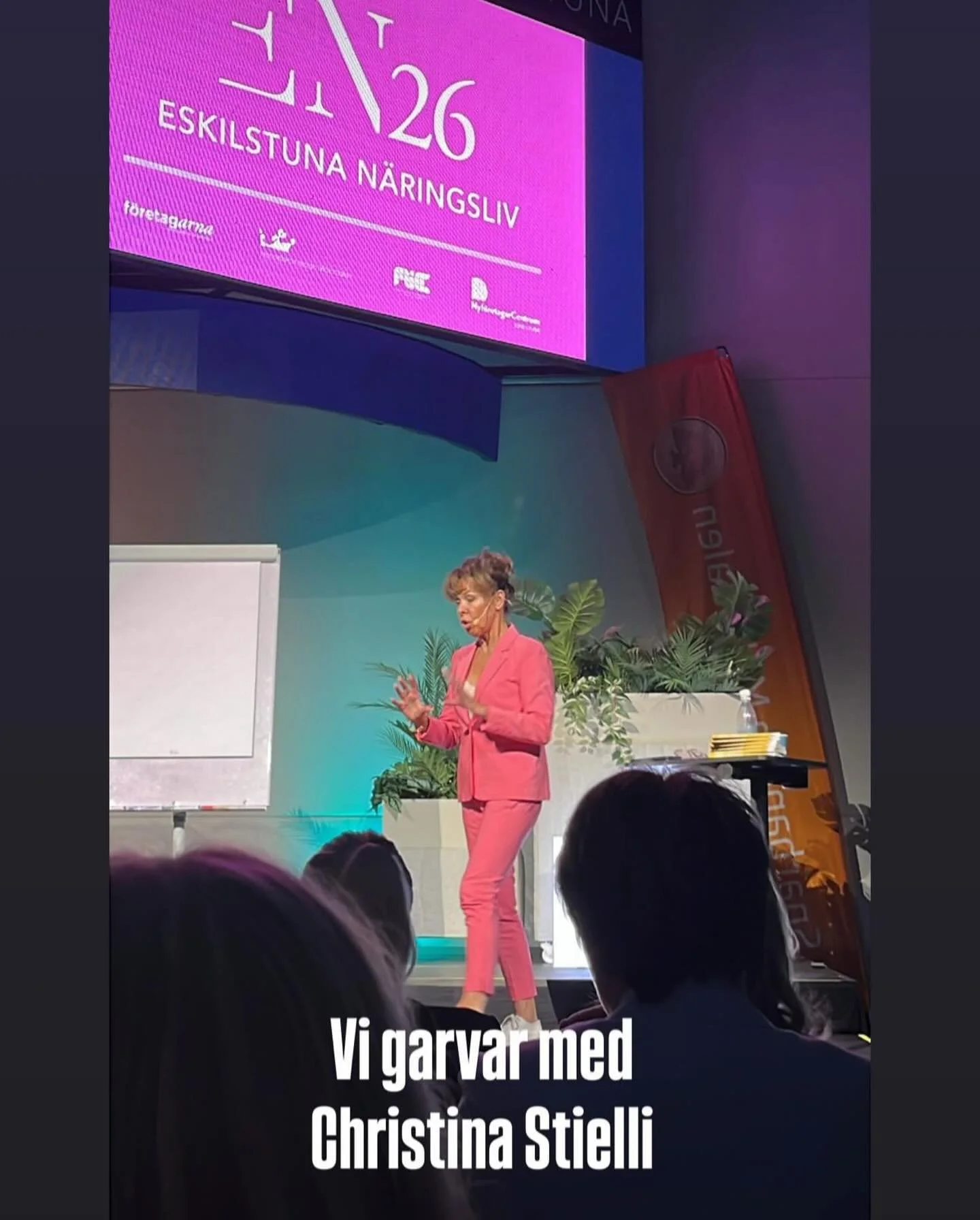 Allts&aring;&aring;&aring;&aring;&aring;. Tack tack tack @eskilstunanaringsliv och sponsorer som @sparbanken_malardalen och FLER f&ouml;r att jag fick h&auml;nga p&aring; idag. Briljant event, uppstyrt och gener&ouml;st s&aring; in i b&auml;nken prof