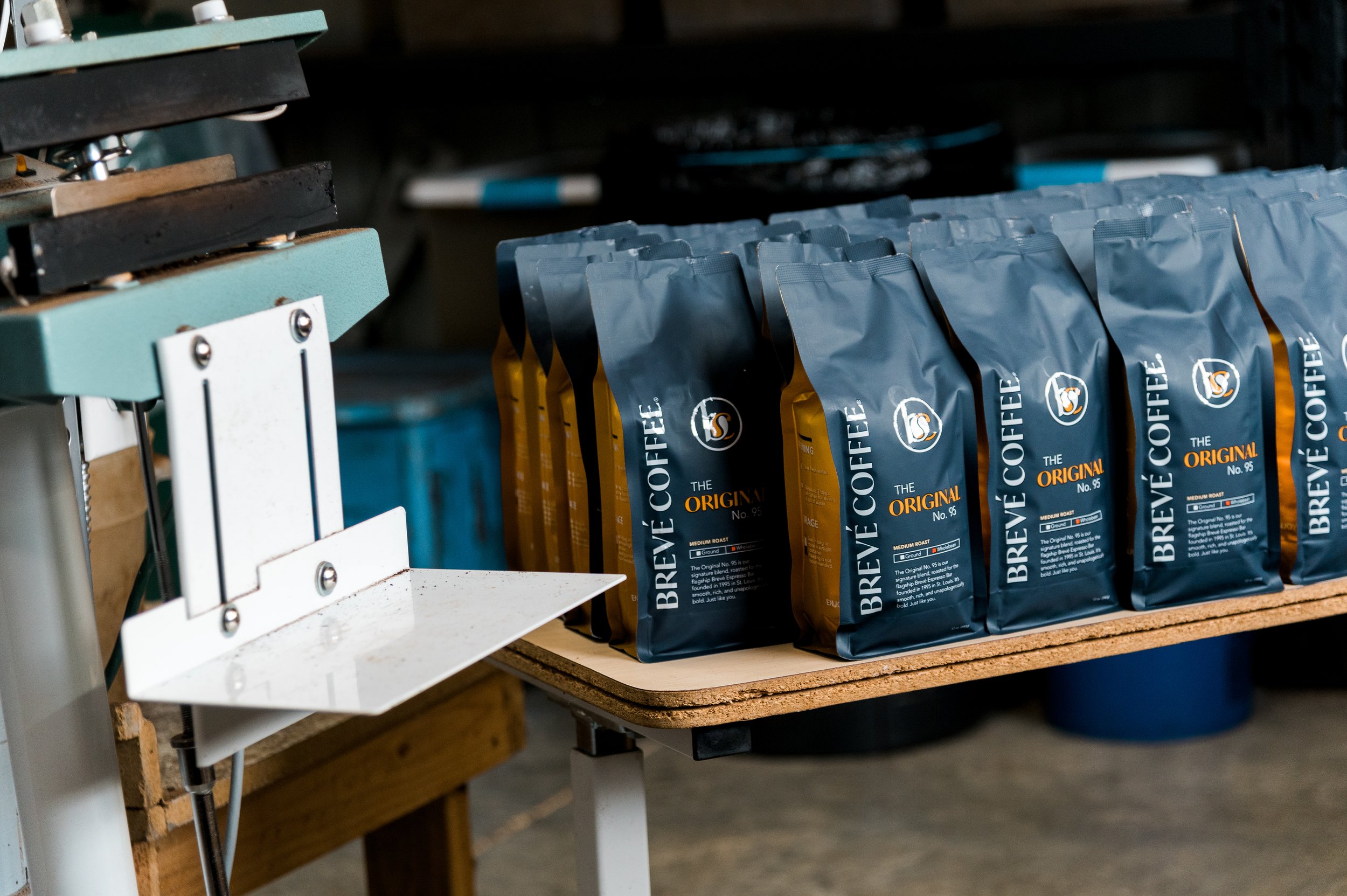 Brevé Coffee | Brand Identity + Packaging + Shopify