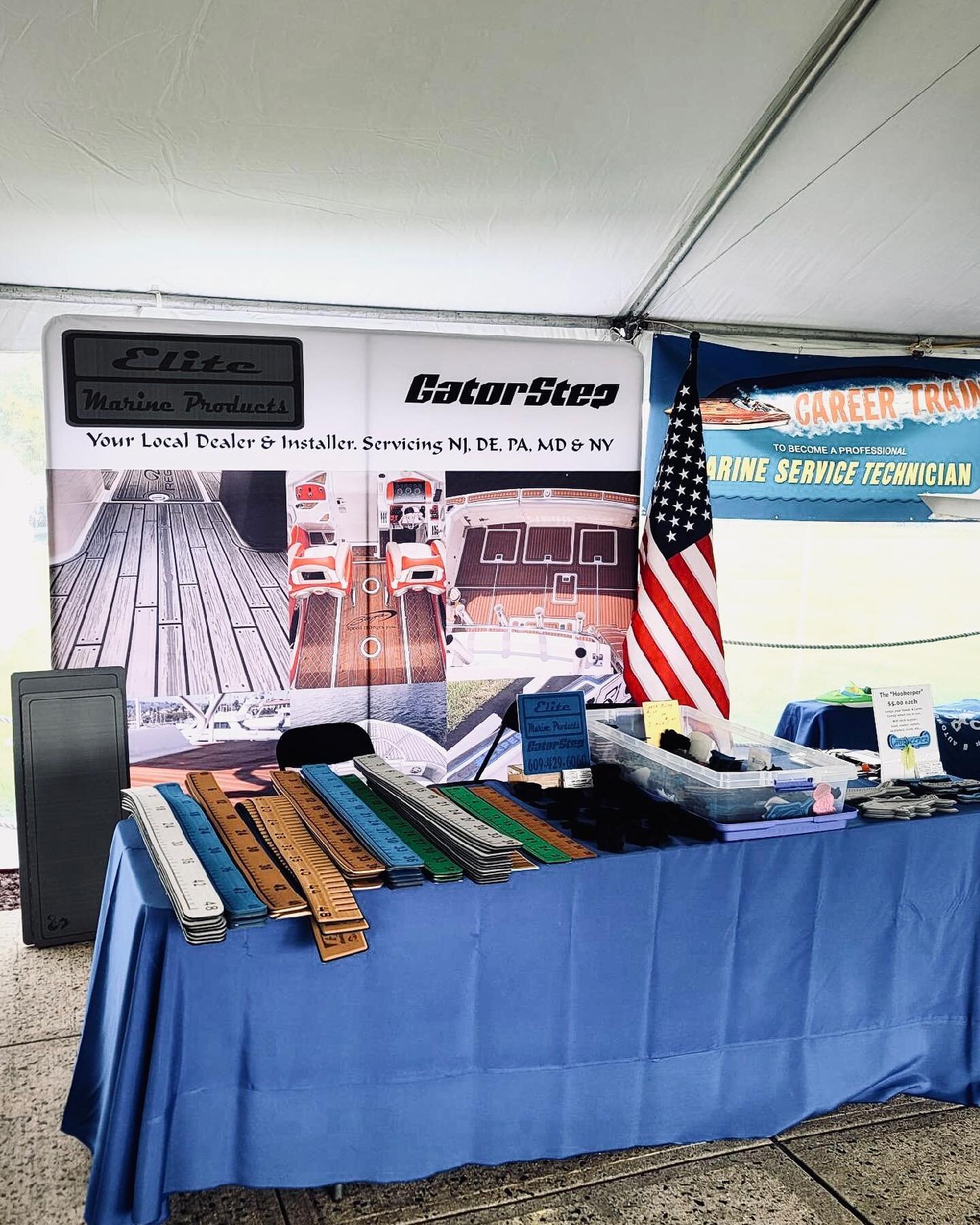The skies are clear &amp; we&rsquo;re all set up @jerseyboatexpo 
⚓️🚤🛥️⛵️⚓️
Stop by &amp; see us for you @gatorstepfs @gatorstepit #boatflooring needs! 
We also have our ruler s📏 ready for you to purchase to measure your big catch 🎣 
#elitemarine