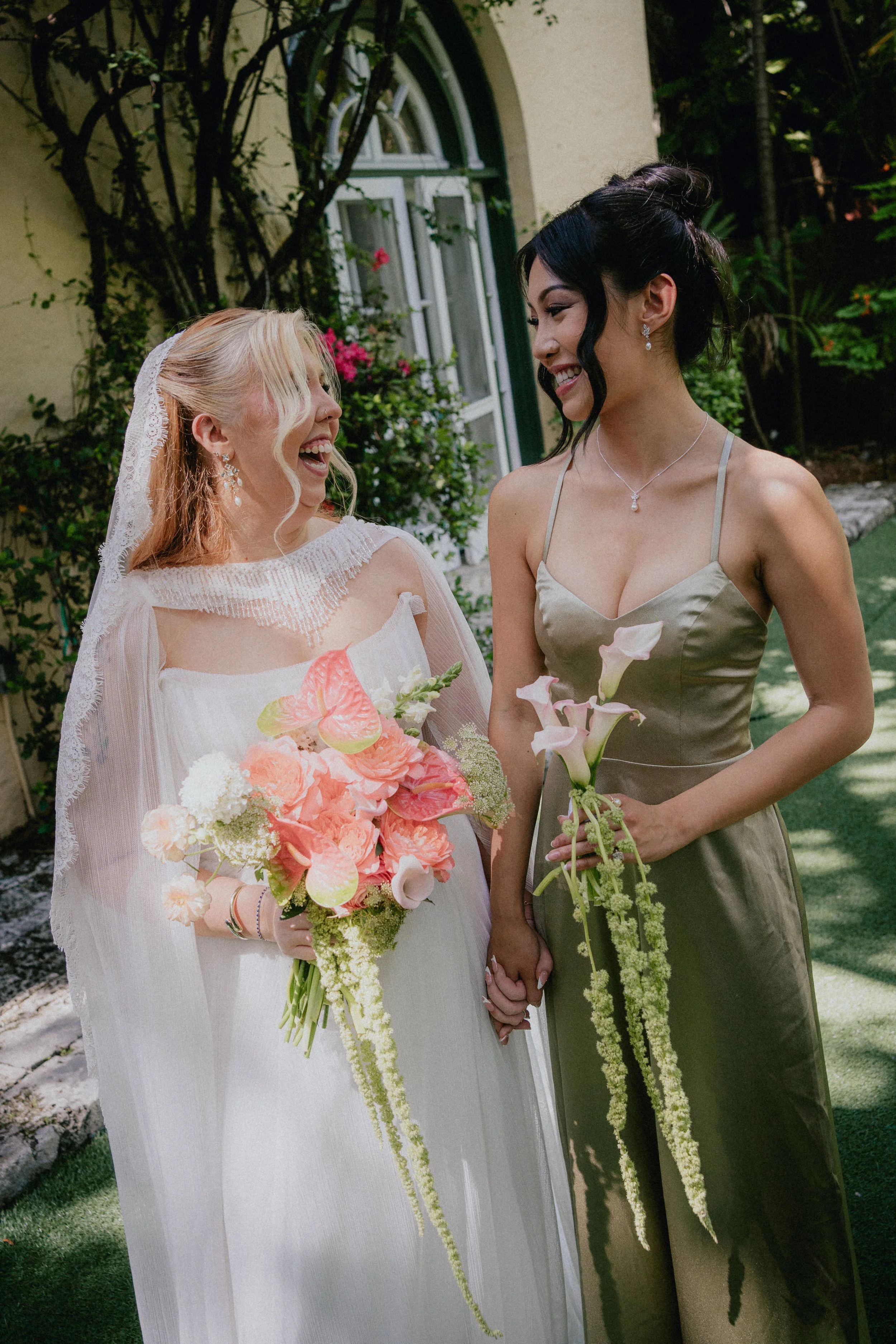 villa-woodbine-wedding-party-garden-photo.jpg