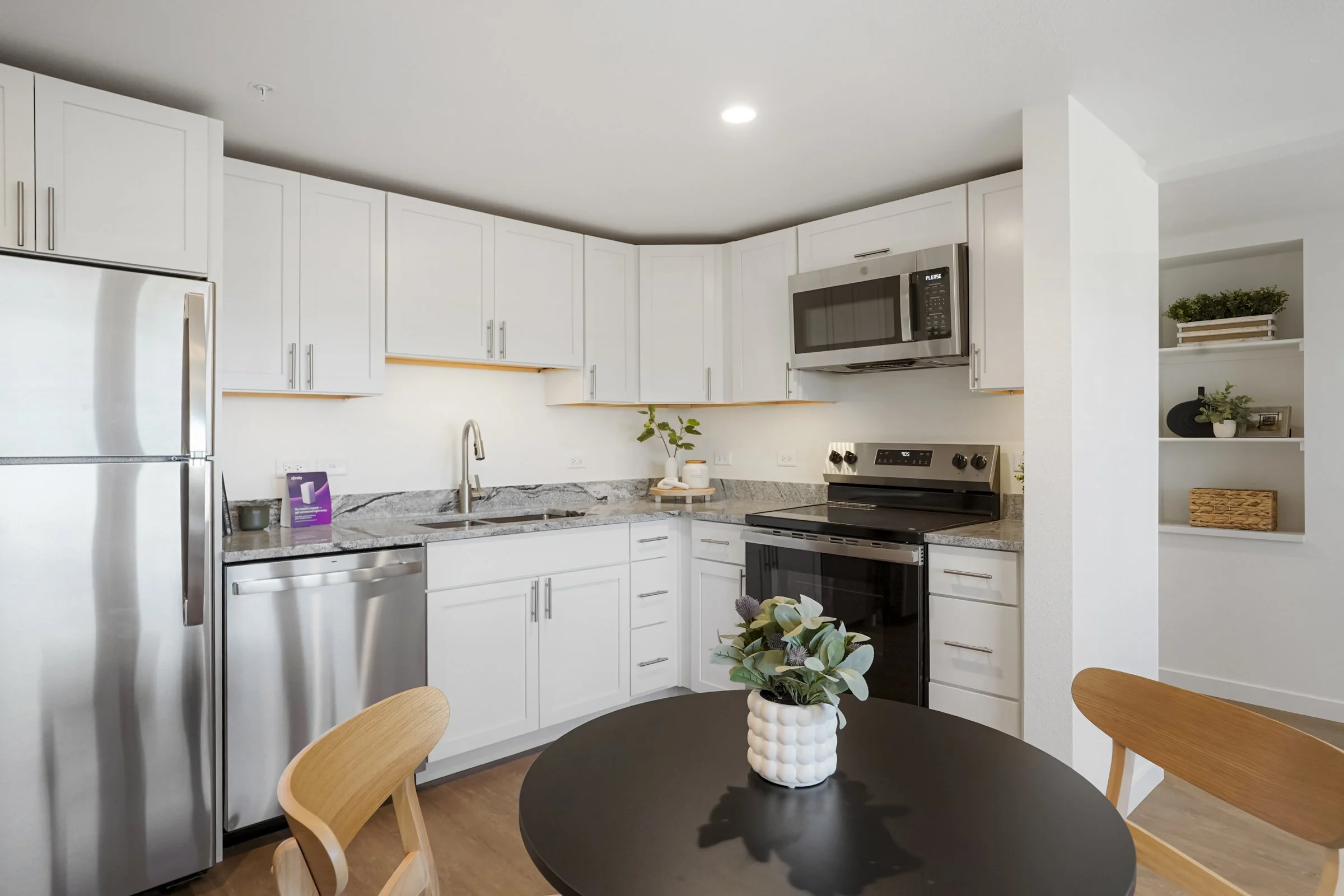 Golden West Apt 232-5.jpg