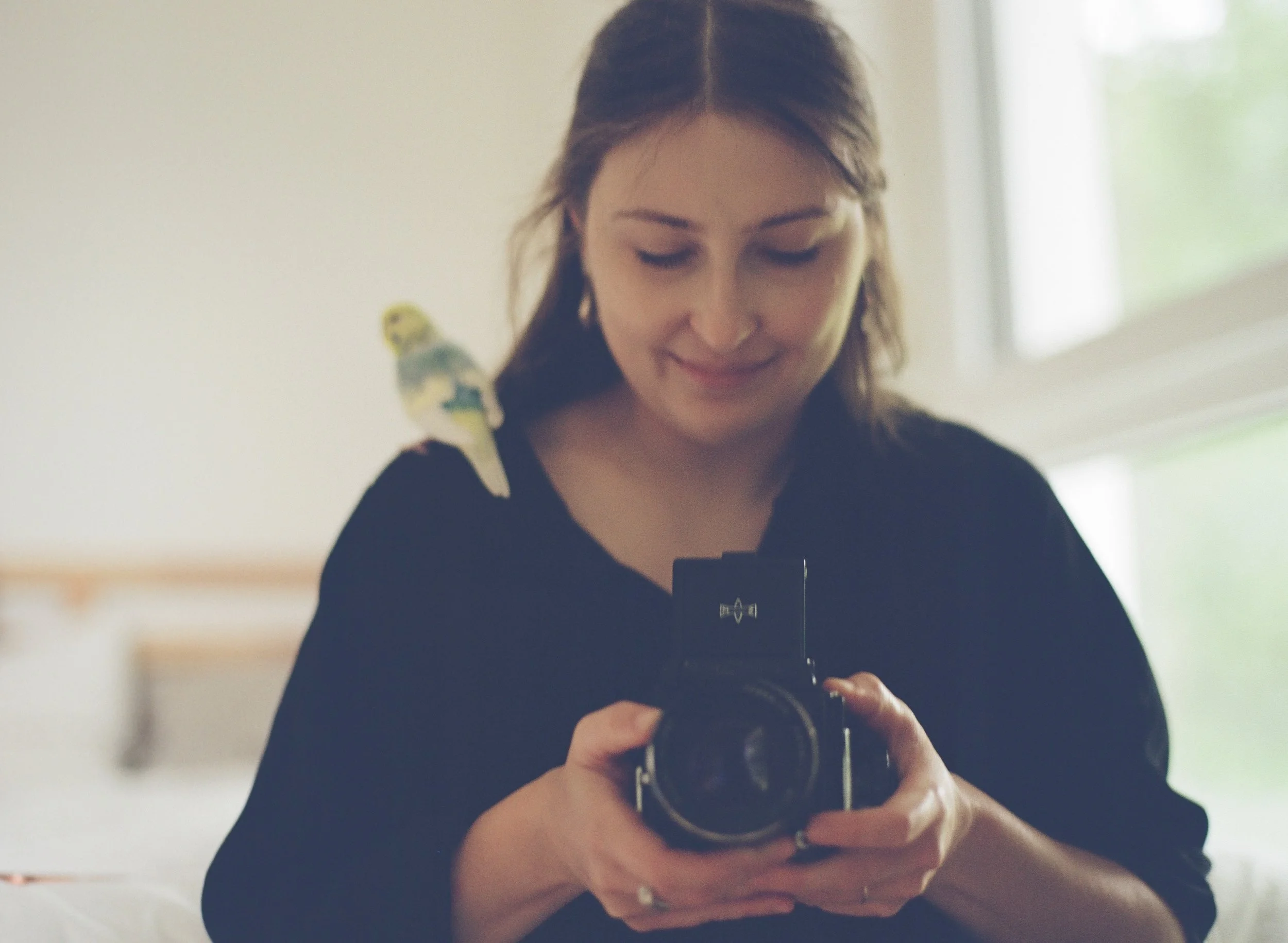 selfportraits with kenya, july 2026. ●
the love i have for this little birdie and my others is something that fills me every day, that got me up on my darkest days and that makes me irrationally scared of losing them. kenya has been with me for over 
