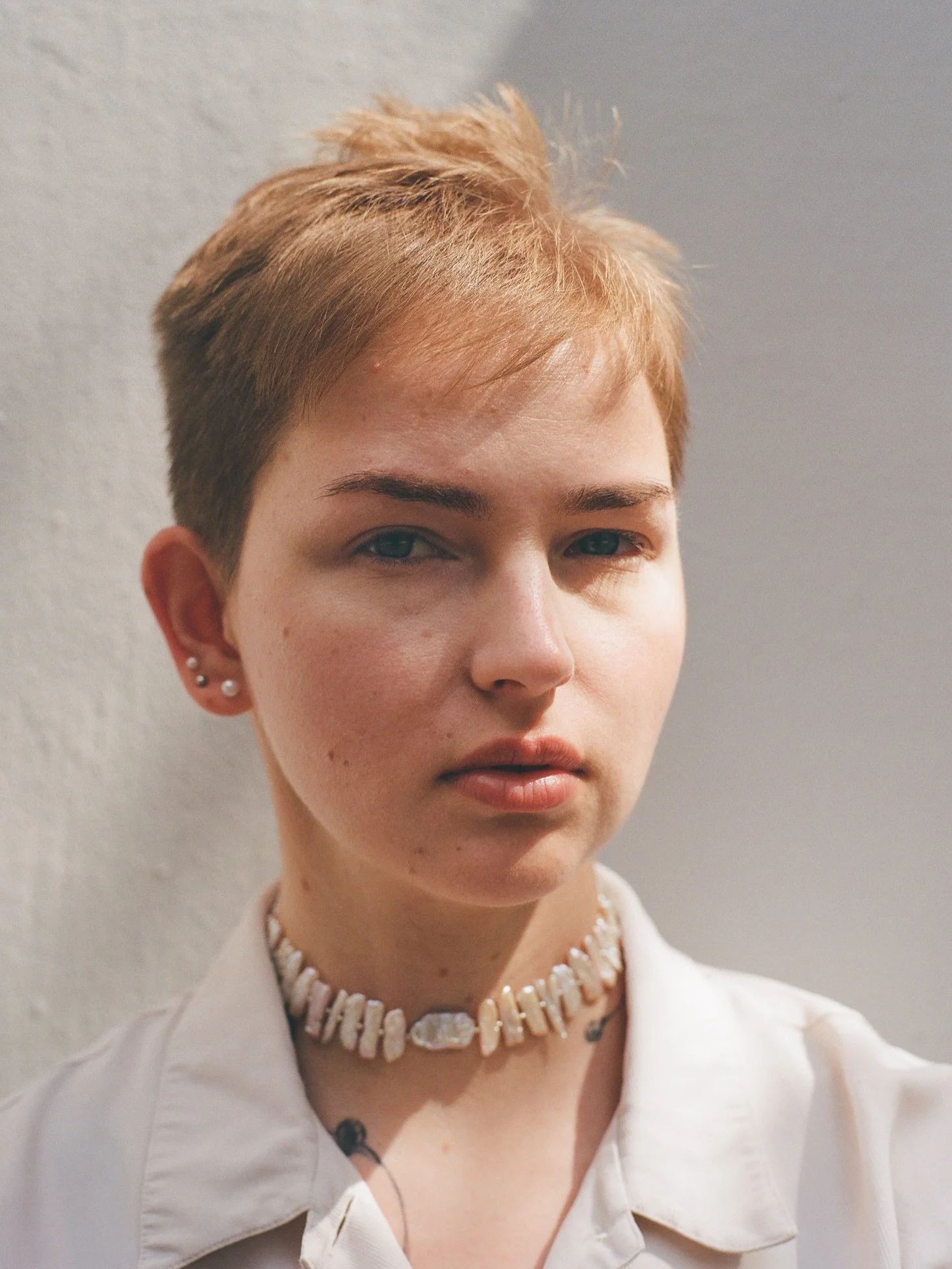 barbara, july 2026. ●
portraits of @barbara.irena with a beautiful reworked necklace of her grandmother's pearls by @artstudio.by.k 🐚🌞
barbara's energy and her opinion are something i really value, after nearly two years it felt like we continued o