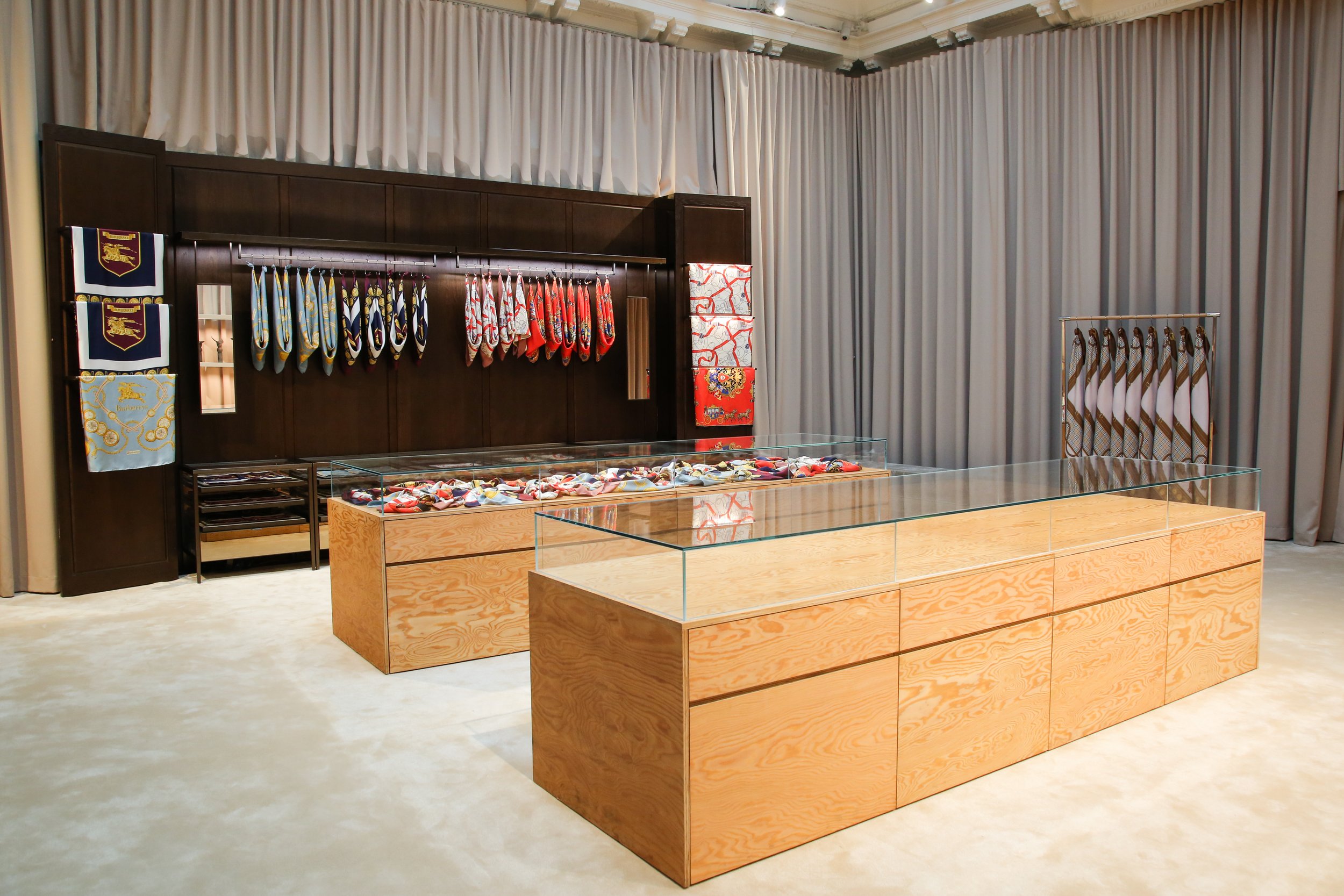 2018 RS REFRESH SCARF ROOM-1.jpg