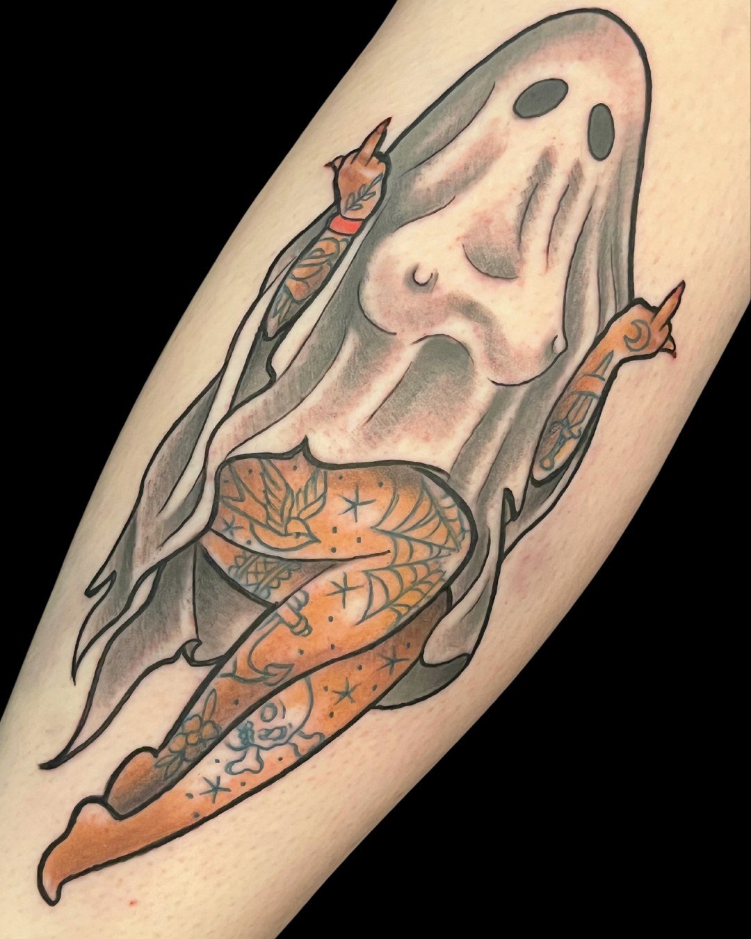 We're big fans of this hauntingly boOoOotiful tattoo by @erickcampion 👻

Erick uses unconventional color palettes and varying line weights to create Neo-traditional tattoos that stand out from the crowd 🌟

From classic designs to nerdy pop culture 