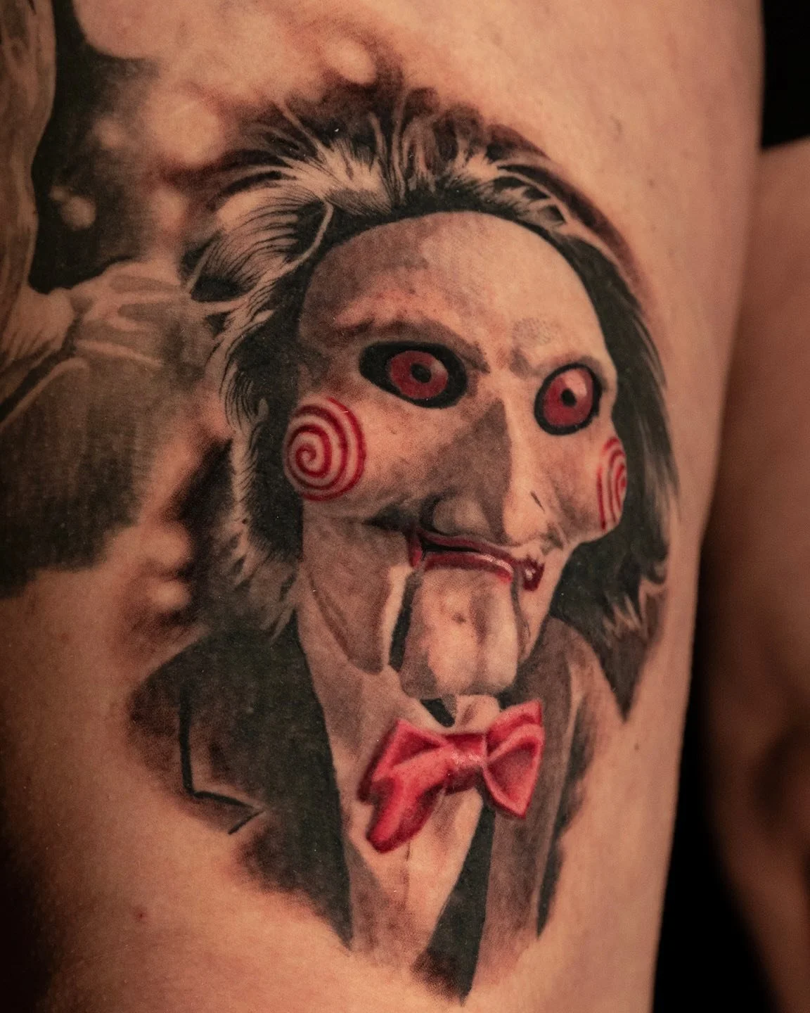 The latest addition to this ongoing horror piece by @deadmess at Ink &amp; Dagger🔪

Featuring icons from the Saw, Terrifier, and Halloween franchises, this sleeve is a shrine to slasher legends.

Want to start your own nightmare? Tap the link in our