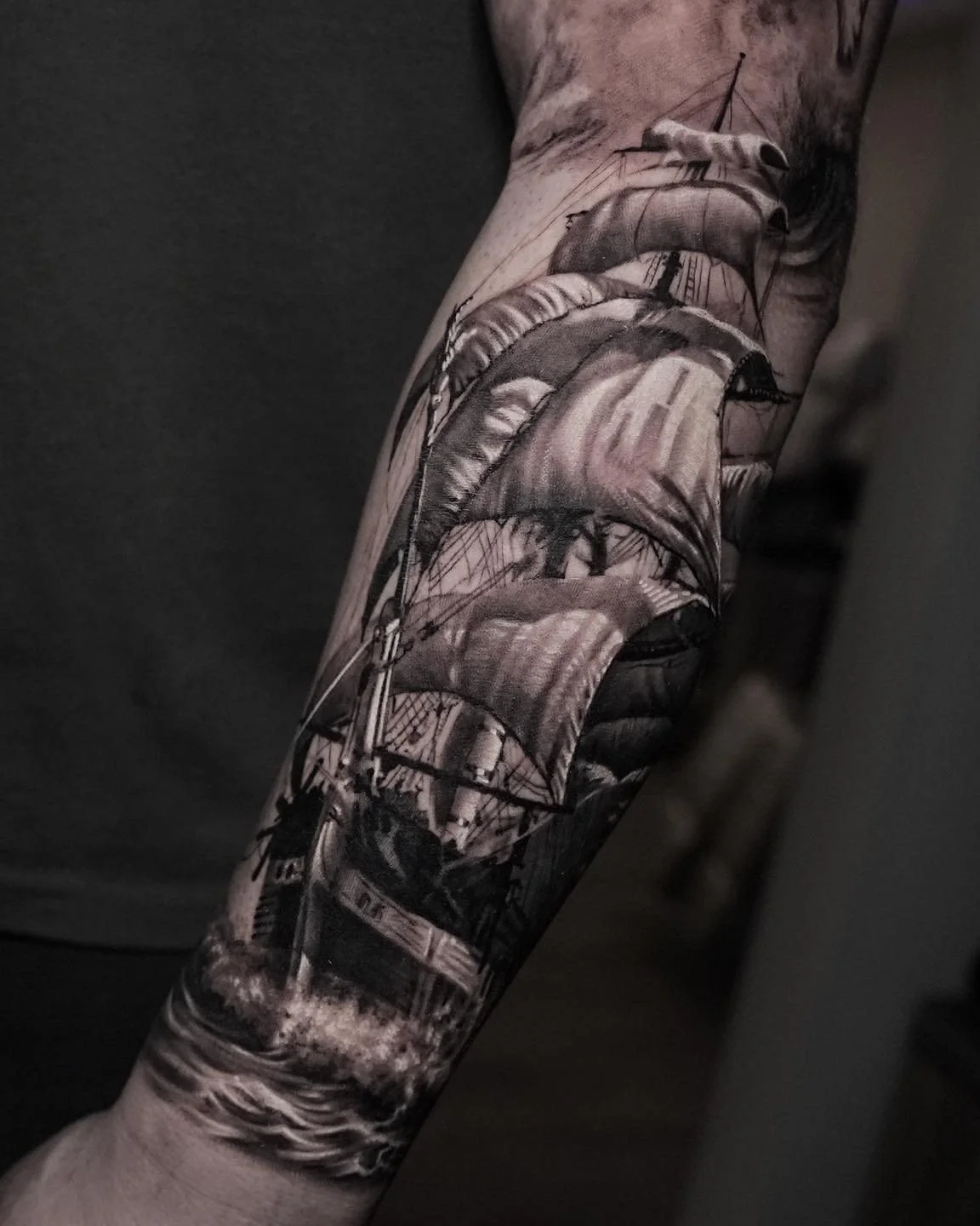 Black &amp; Gray Clipper Ship done by @mrgingerjaw at Ink &amp; Dagger⚓

To book Flash or Custom tattoos with Stani, tap the link in our bio to fill out a booking form or give us a call at 770-692-4245!

 #inkanddaggertattoo #roswell #roswelltattoo #
