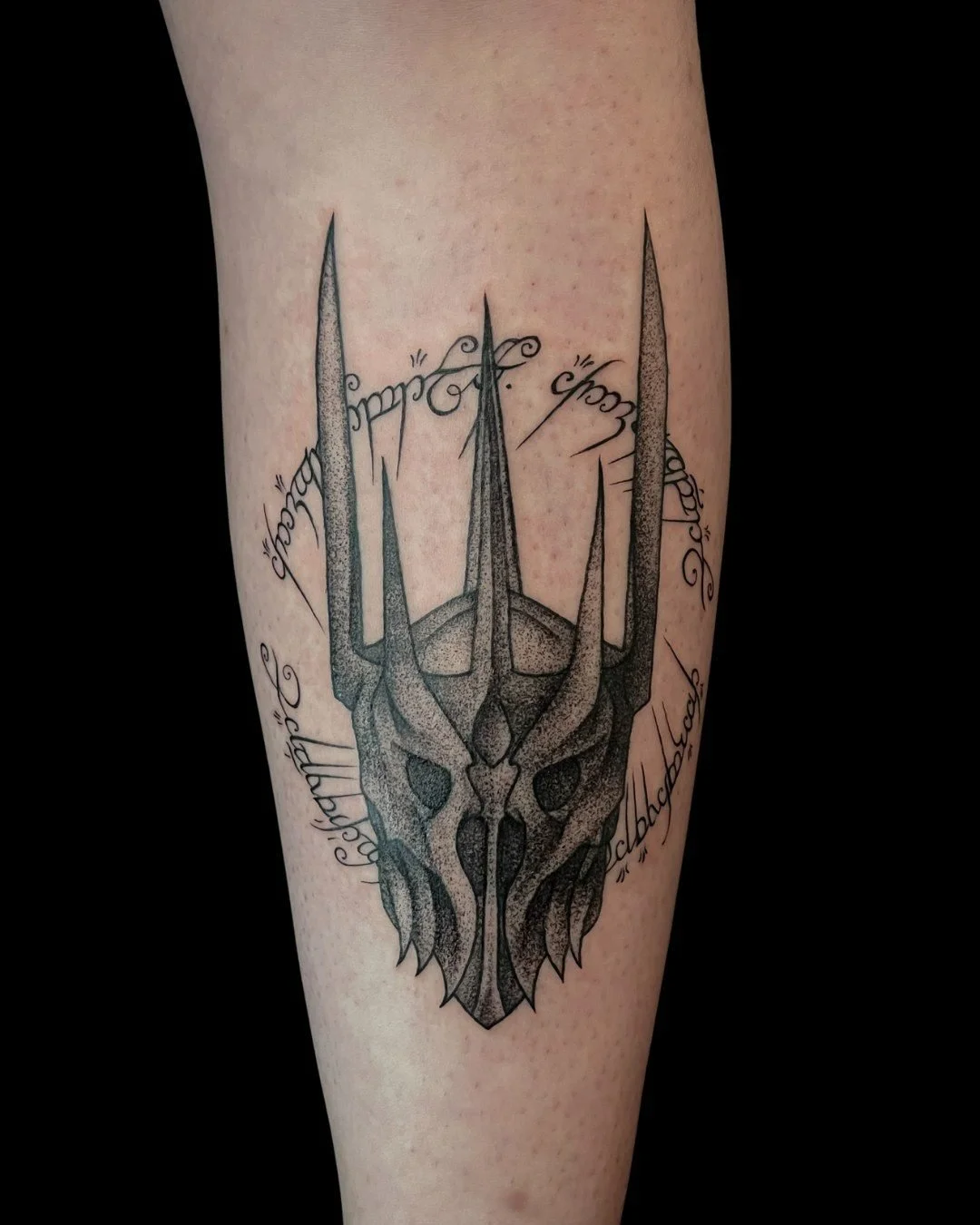 Lord of the Rings tattoo done by @ambergreytattoos  at Ink & Dagger 🧝‍♂️
To book Flash or Custom tattoos with Amber, tap the link in our bio to fill out a booking form or give us a call at 770-692-4245!
 #inkanddaggertattoo #roswell #roswe