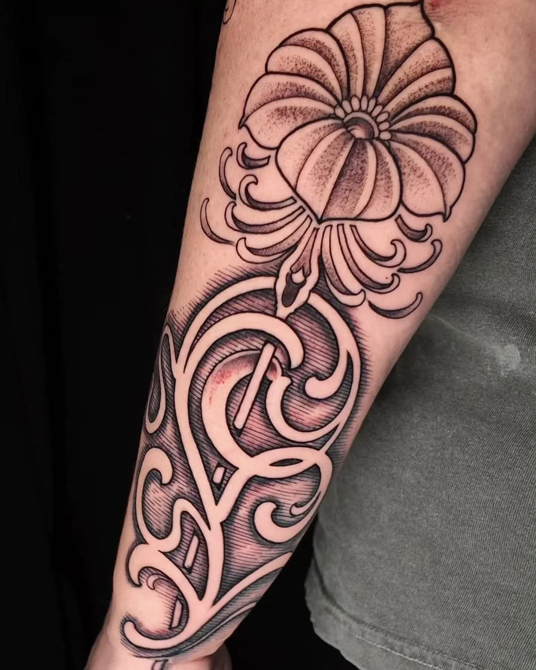 Luis Hinestroza - @luismiguel_ta2 is tattooing at @inkanddaggertattoo give them a follow! - Had the opportunity to do this very cool ornamental piece for my client. Art Nouveau, etching, dotwork -so many fun techniques for me to get into. Not to ment