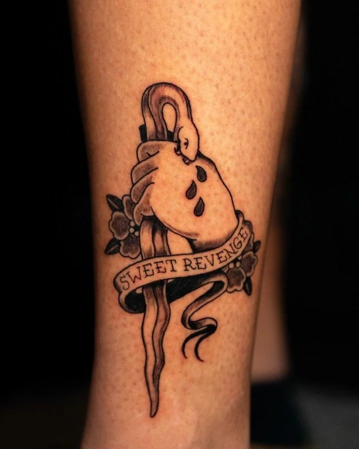 Bryn Riihimaki - @itsjustbryn is tattooing at @inkanddaggertattoo give them a follow! - 🩸 🩸 🩸 📸 @joshburchettfilms