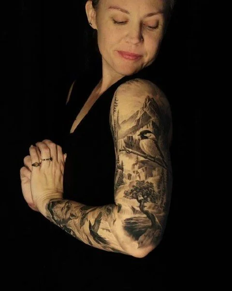 Robert Beeman - @robertbeemantattoos is tattooing at @inkanddaggertattoo give them a follow! - What makes you happy? For me it's my family, being in nature, creating art and tattoos. For this client, I think this video says it all.  This sleeve start