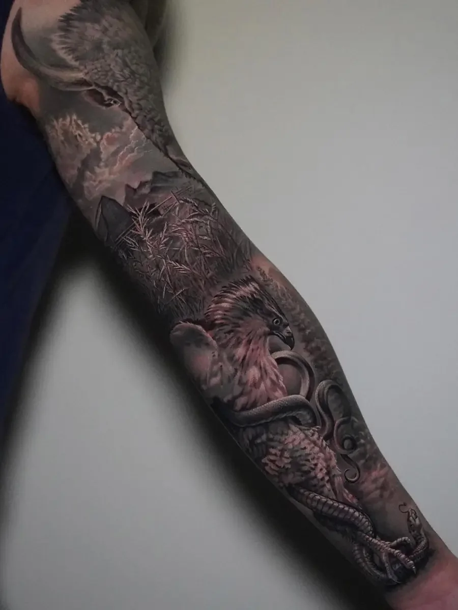 hawk_snake_sleeve_03.webp