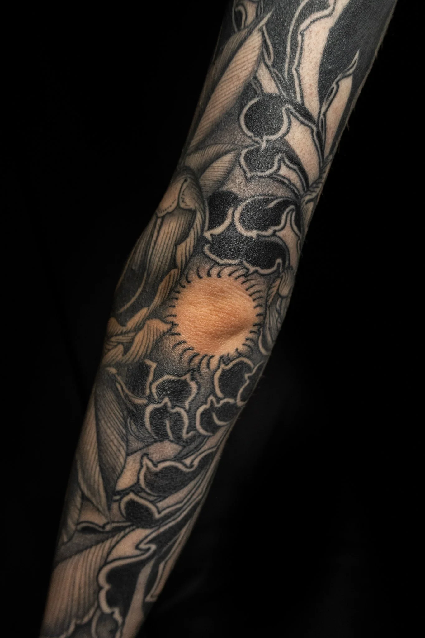 chrysanthemum_sleeve_luis_hinestroza_ink_and_dagger_roswell_ga-06.jpg