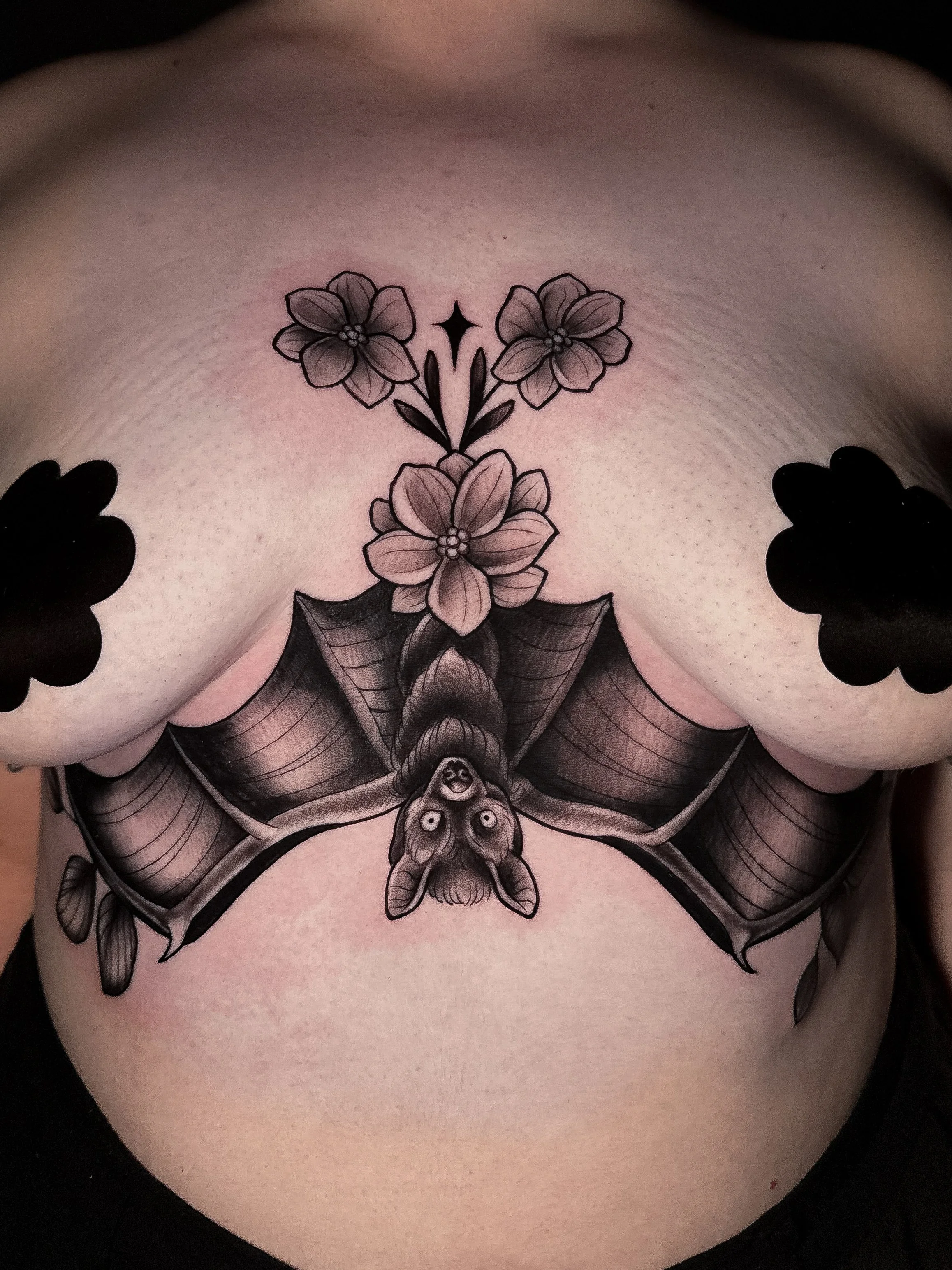 bat_sternum_blackwork_amber_grey_i&d.jpg