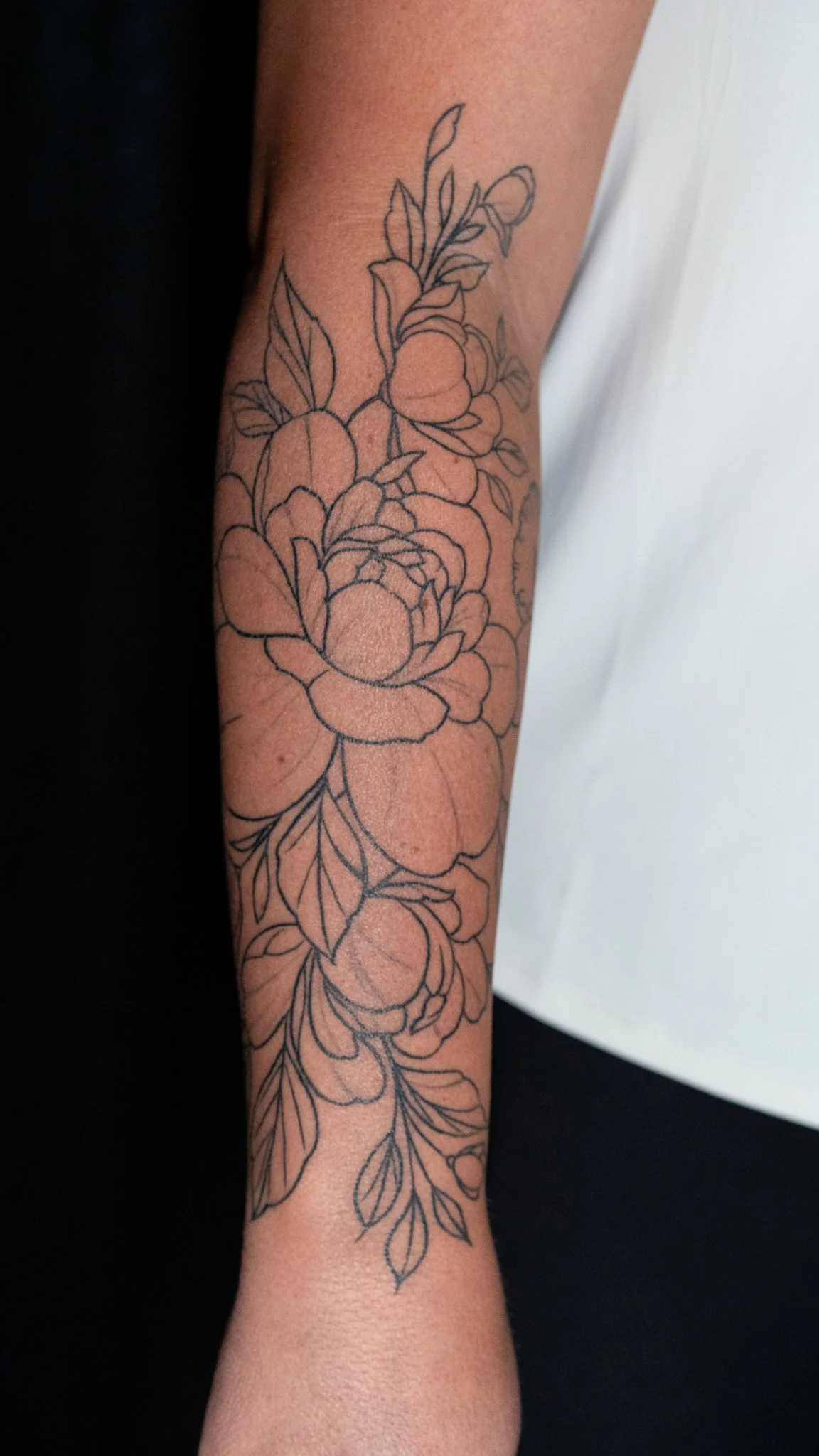 fineline_florals_brian_bennett_ink_and_dagger_roswell-1.jpg
