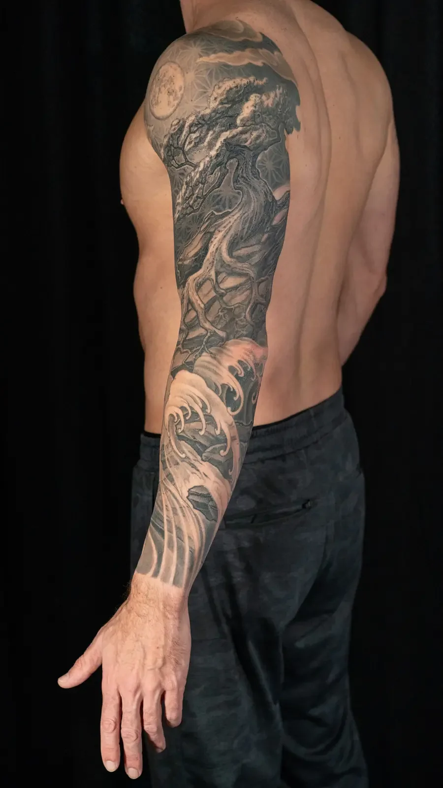 Bonsai_waves_moon_kumiko_sleeve_tattoo_Russ_Abbott_Atlanta-29.webp