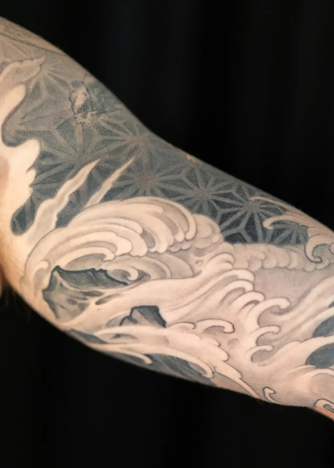 Bonsai_waves_moon_kumiko_sleeve_tattoo_Russ_Abbott_Atlanta-43.webp