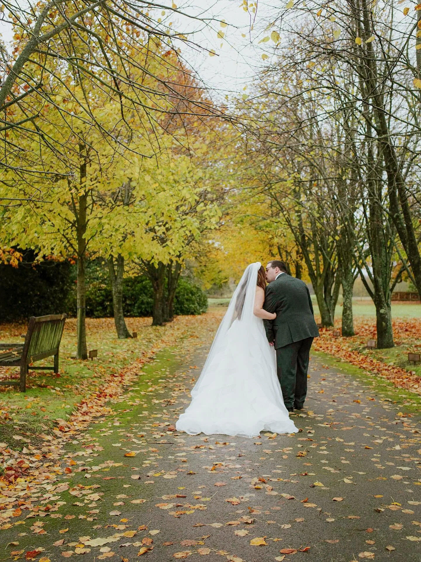 Fall&rsquo;in Love- As Autumn draws its transition curtain in, the leaves changes its colour and began to drop as temperatures dip. Sometimes the weather brings its sunshine and glory, but at times it creates an intimate moment for some .  As the aut