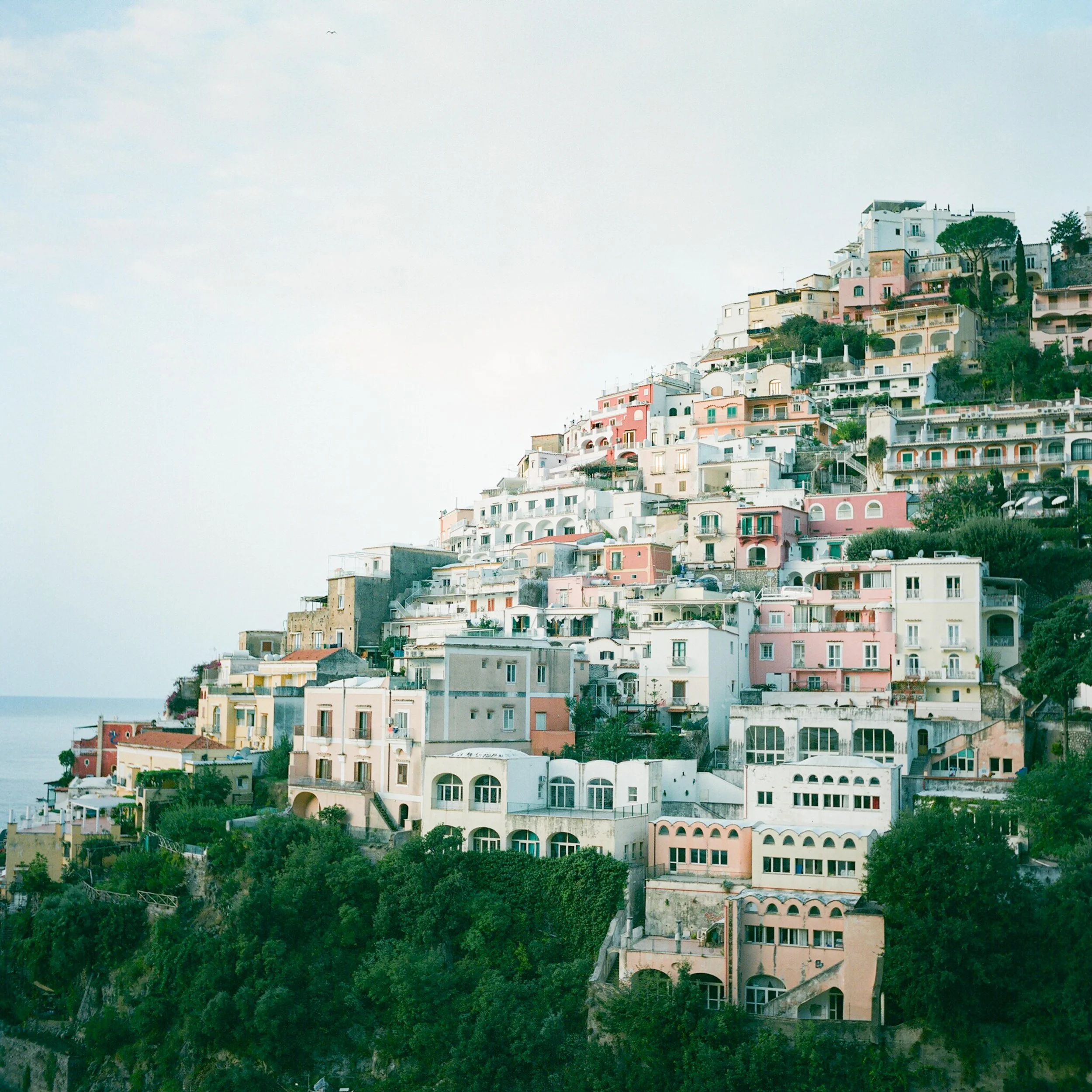 Italian Postcard Film - As the summer drapes open itself up, so does the energy of these towns becoming more alive . The pastel cascade , sunlit beaches embodies the remit of classic Italian summer moments, Amalfi Coast, Italy 🇮🇹.
🎞️ scanned and d