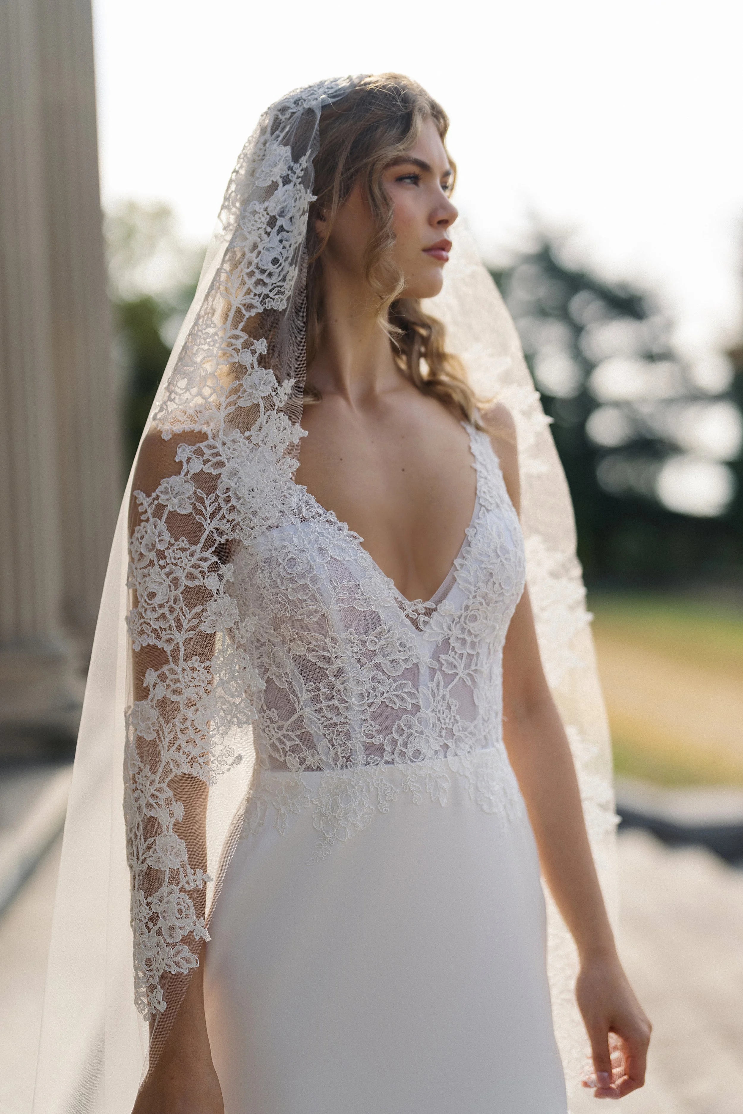 11-LauraGordon-©_Carlton_withVeil_detail.jpg