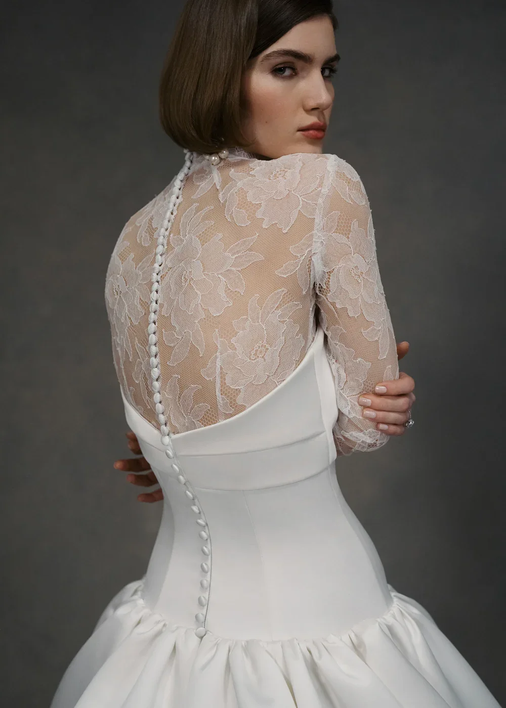 dakota-wedding-dress-by-anne-barge_2.webp