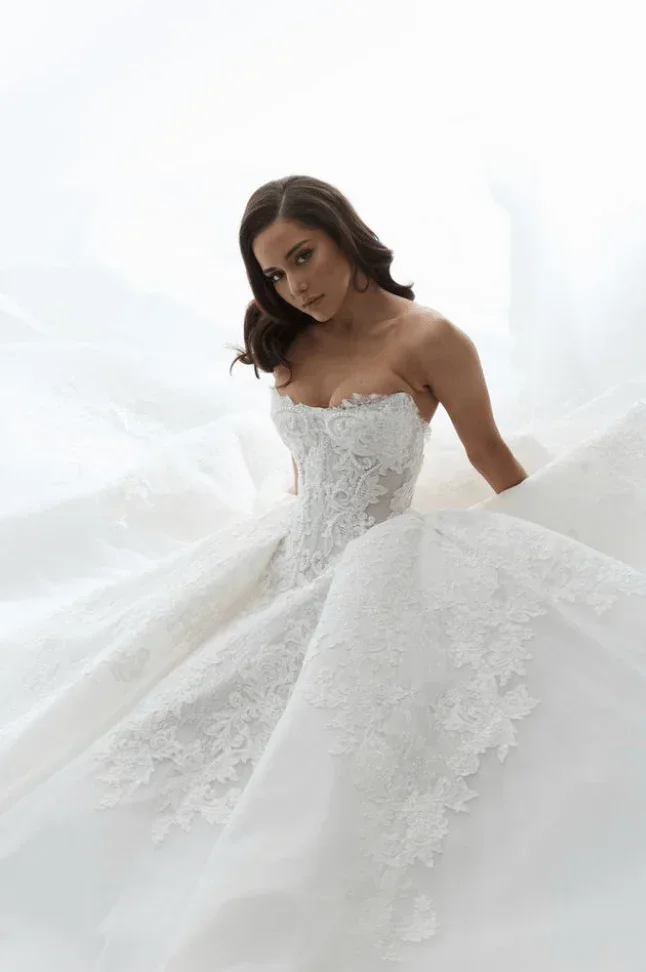 angele-wedding-dress-5235490.webp