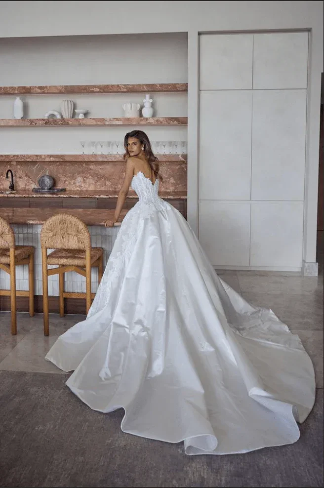 etelan-wedding-dress-8348085.webp
