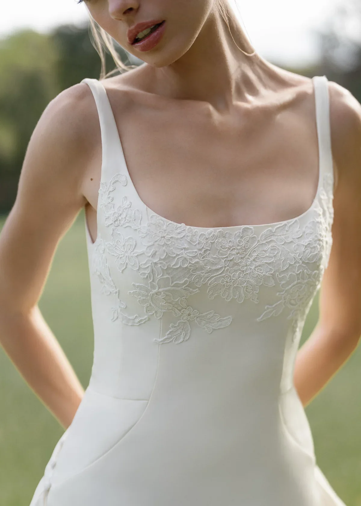 henrietta-anne-barge-wedding-dress-4.webp