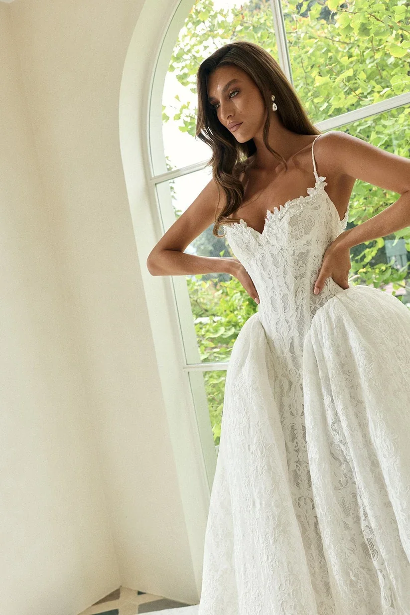 margot-wedding-dress-4373229.webp