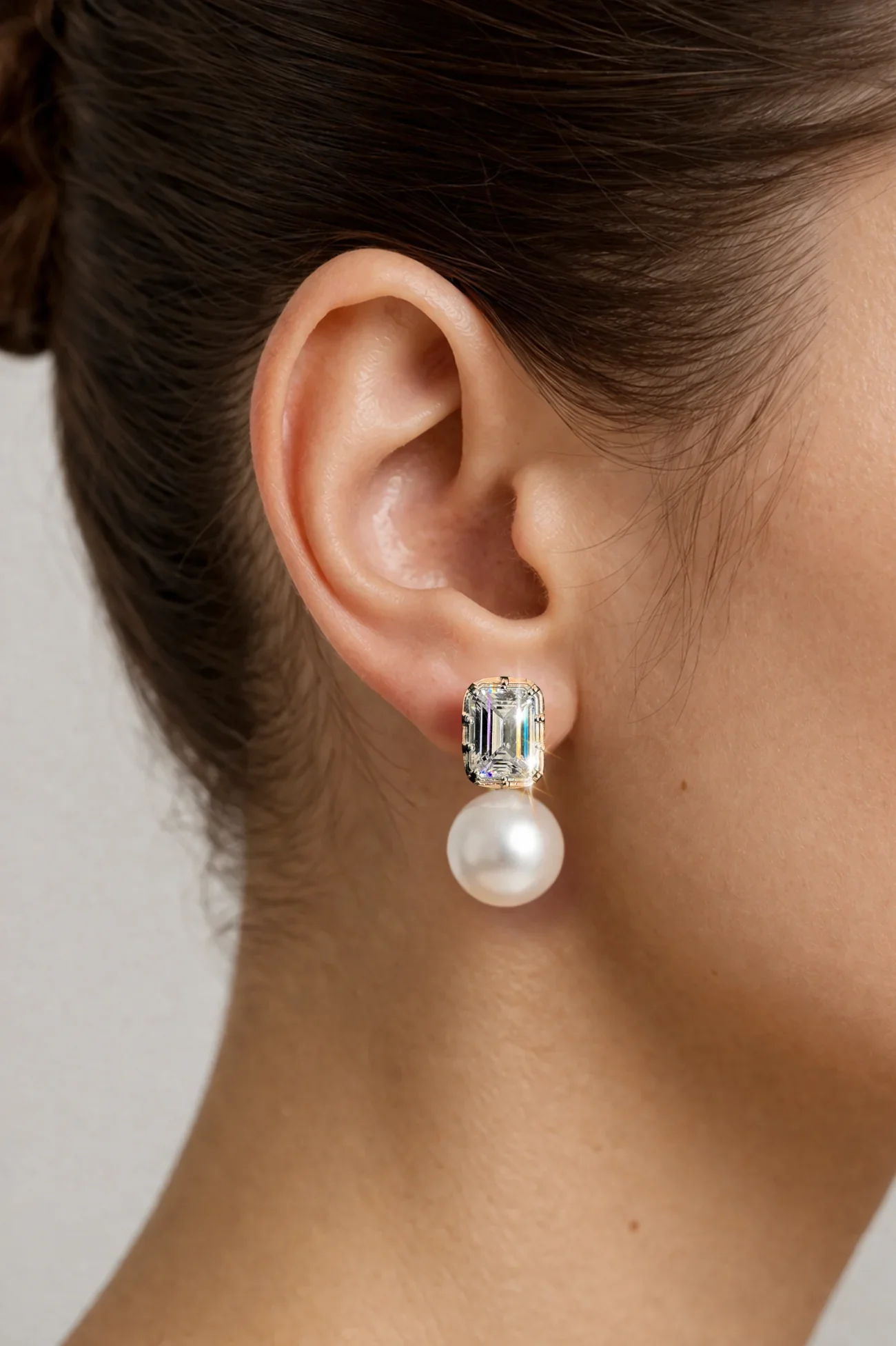 VIVI EMERALD CUT PEARL EARRING