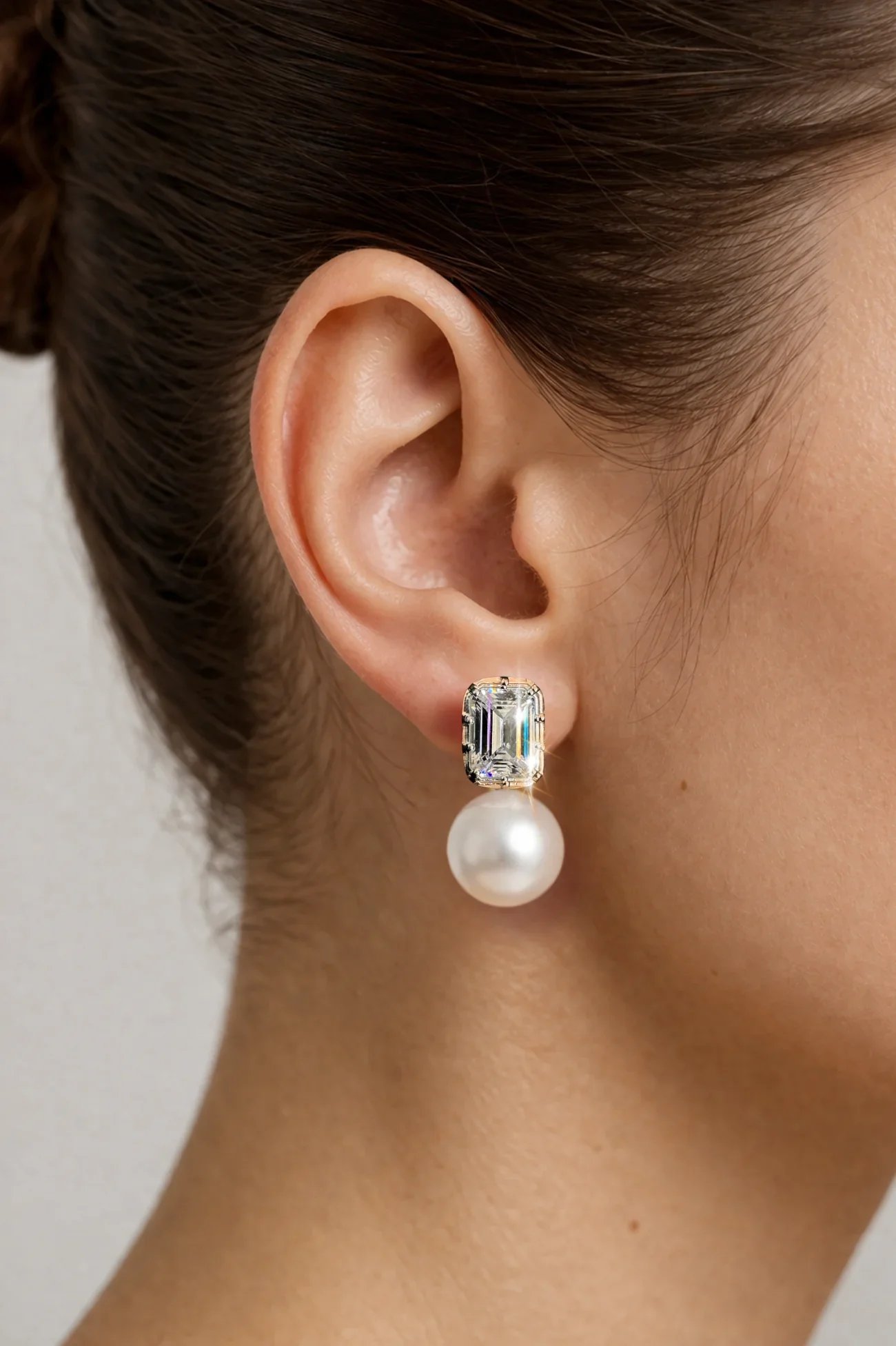 VIVI EMERALD CUT PEARL EARRING