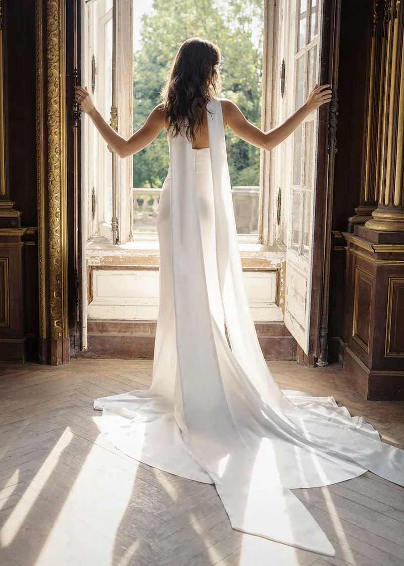 blue-willow-wedding-dress-gaines-1.webp