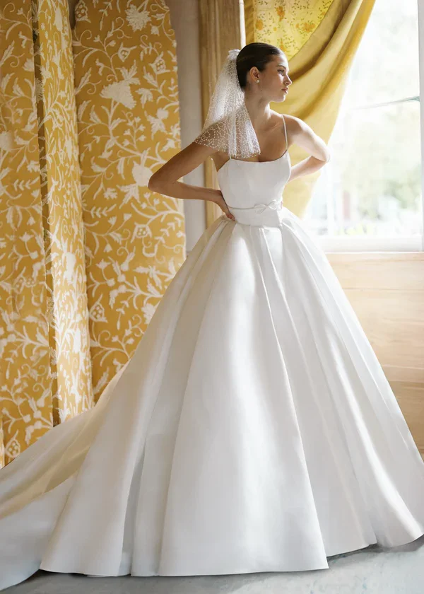 anne-barge-wedding-dress-monde-1.webp