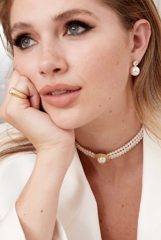 QUEEN EVERYDAY PEARL CHOKER