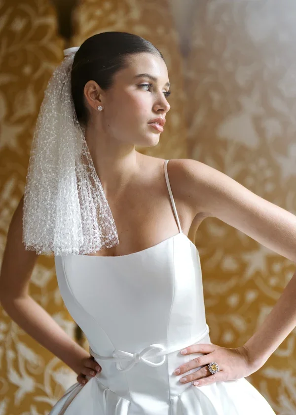 anne-barge-wedding-dress-monde-2.webp