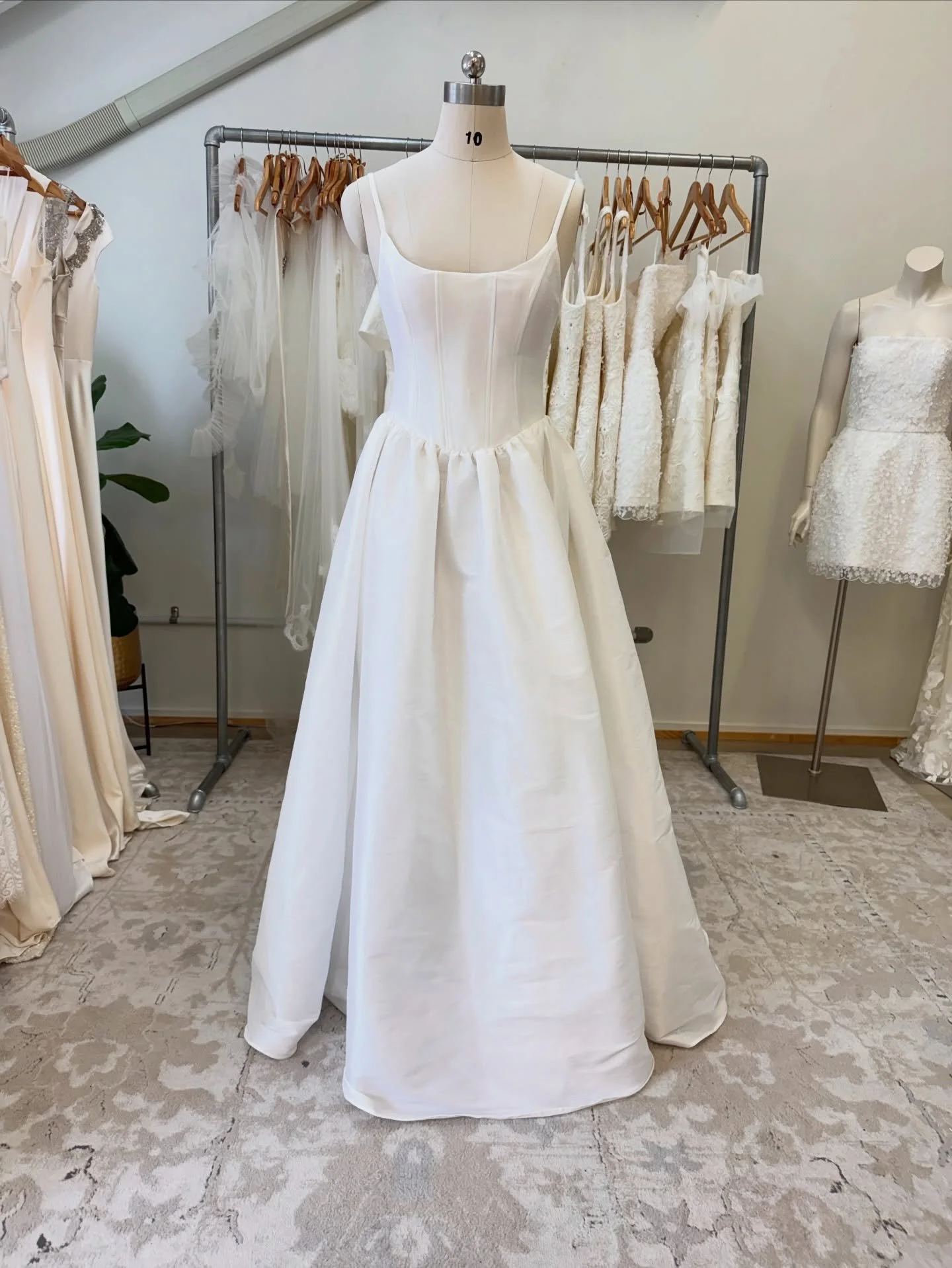 Meet the Gwen Gown 🤍

Part of the new collection and available to try on at the Britomart Pop Up in size 10 &amp; 14 xxx