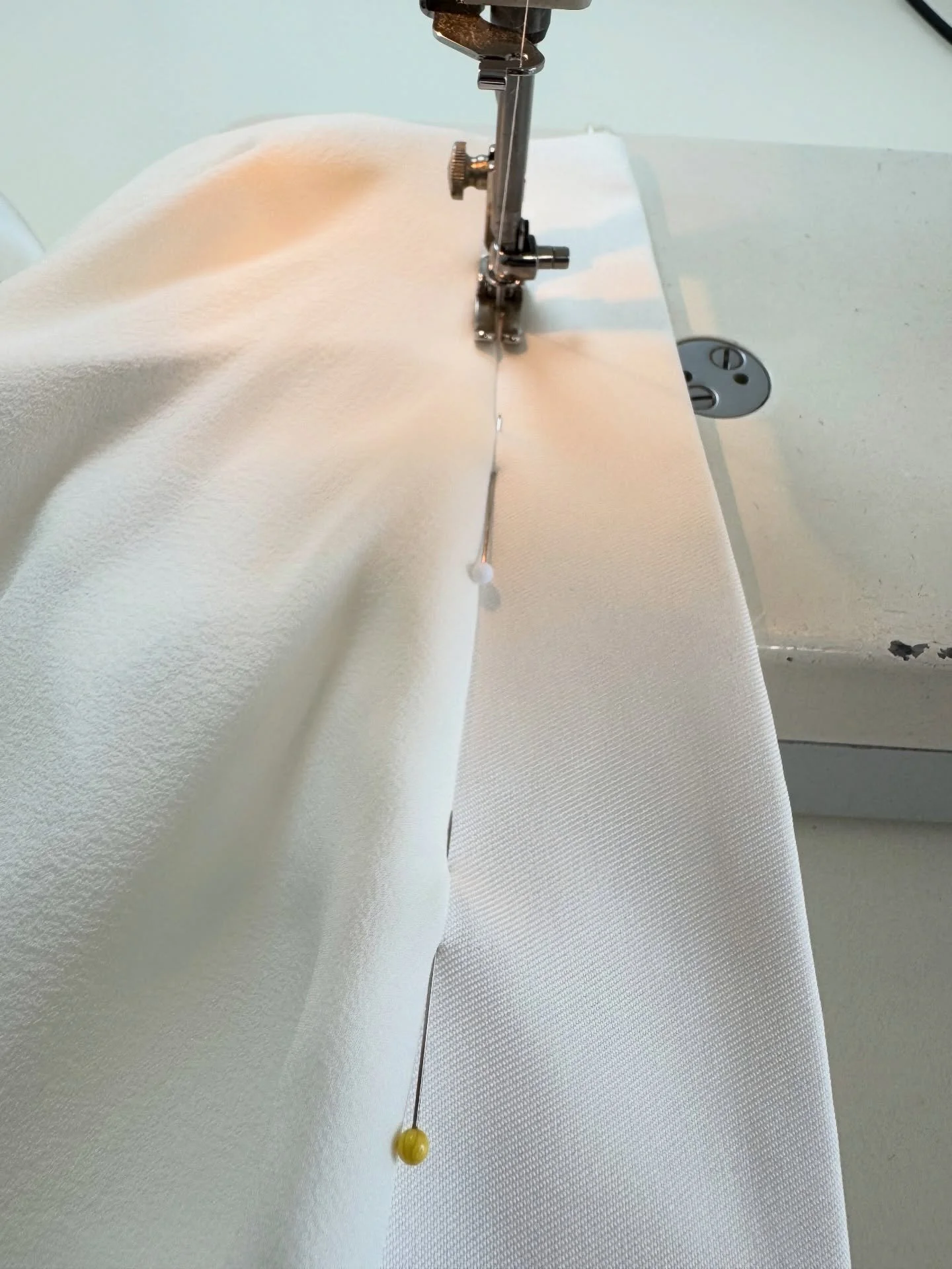 &bull; Stitch in the ditch &bull; 
A finishing sewing technique. Some love it, some hate it (it can be difficult) but I always get so much satisfaction out of doing it perfectly 🤍 
It can be the little things that make me love this job.