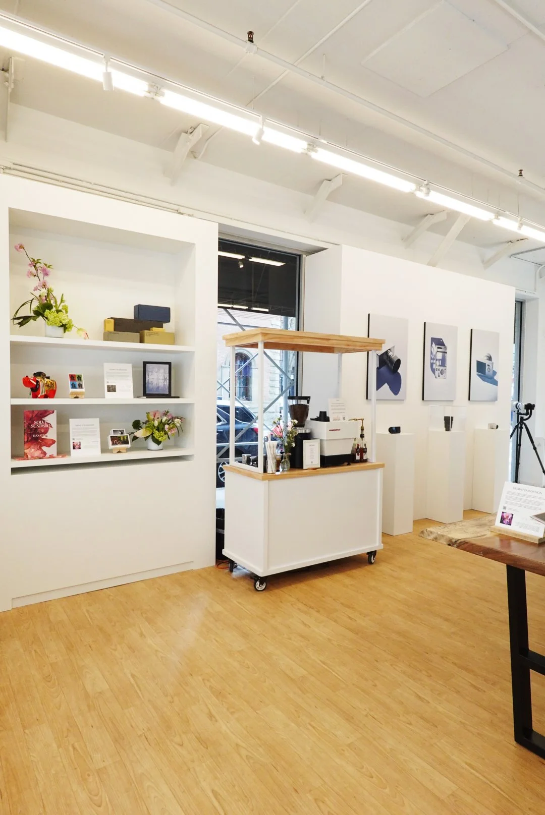 mobile coffee cart waiting for guests to come and order delicious coffee in Queens