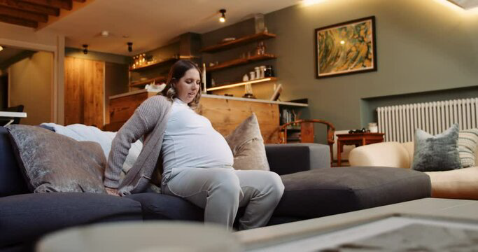 What to Expect in Early Labor (So You Don’t Panic or Go in Too Soon)