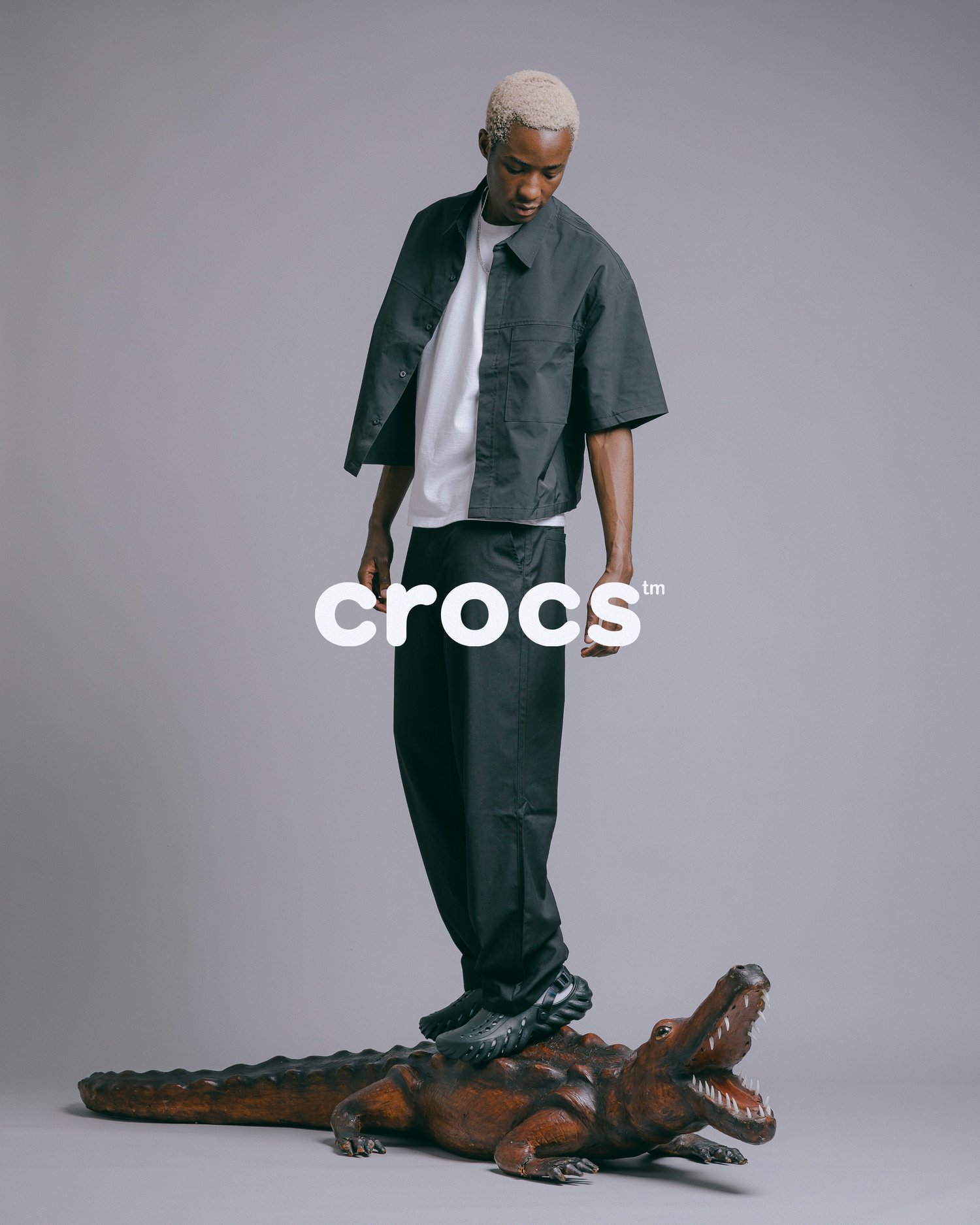 generic-product_crocs_2023_apr_model-1X3A8523-+011.jpeg