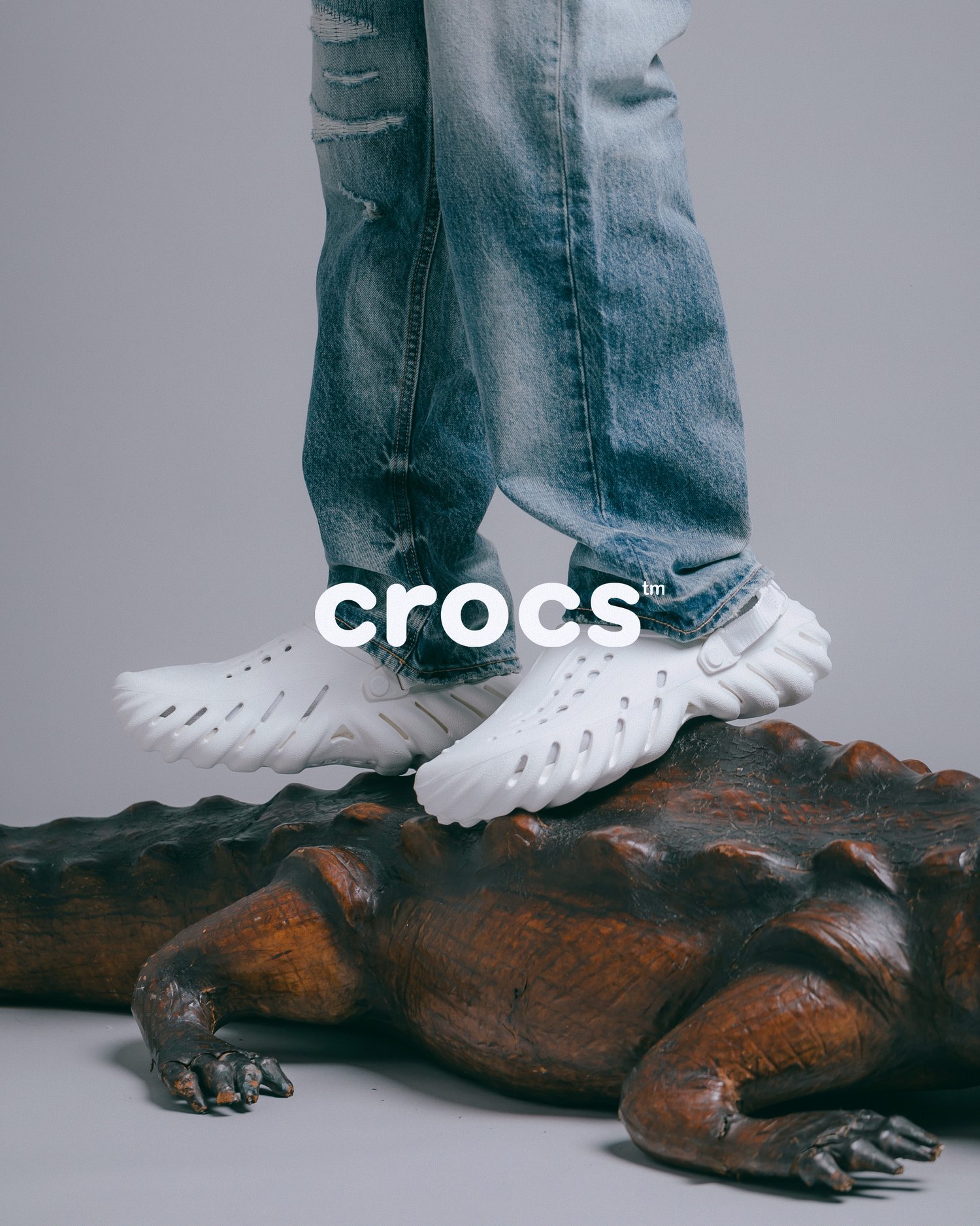 generic-product_crocs_2023_apr_model-0N2A8344-+013.jpeg
