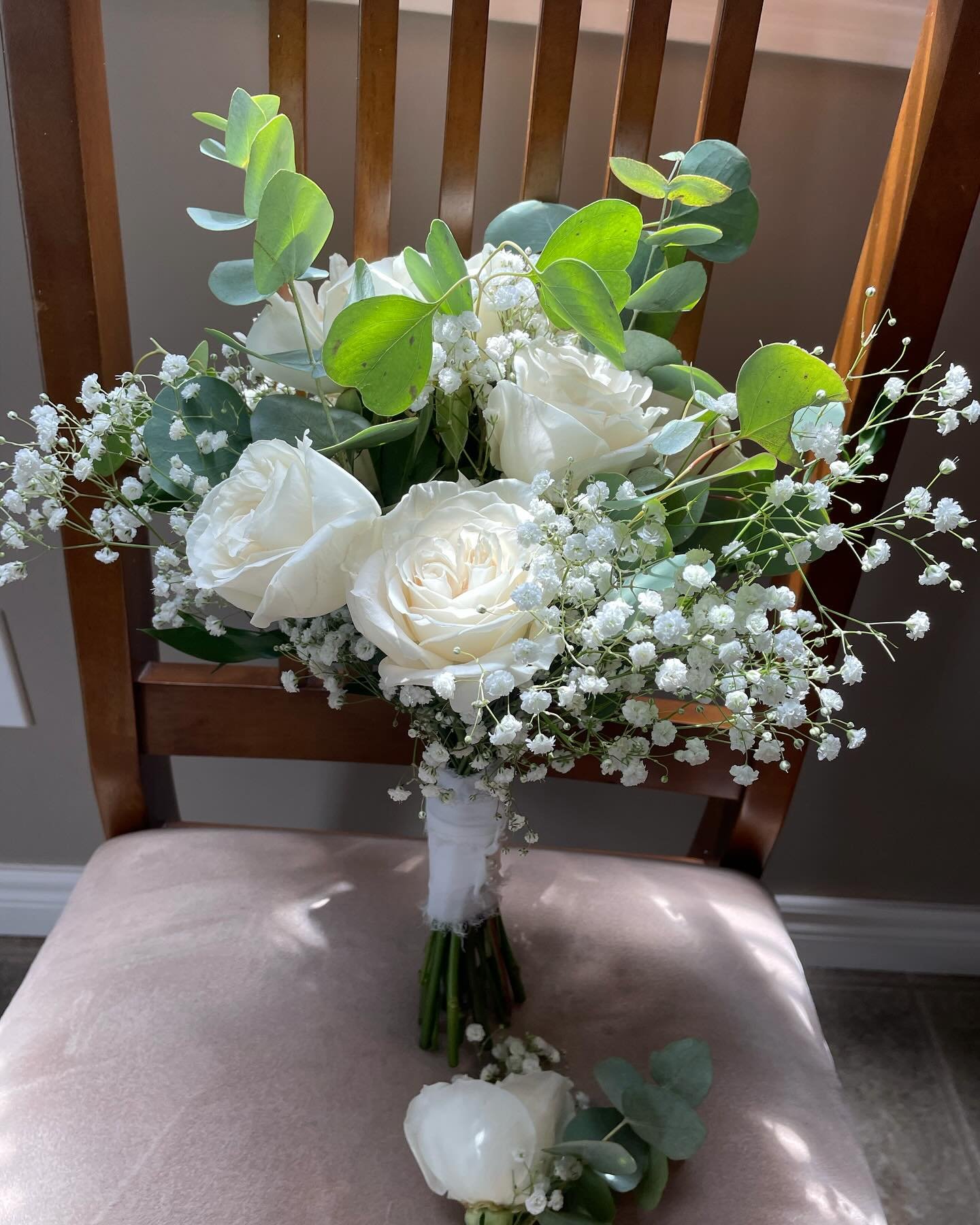 Some florals from a lovely backyard wedding celebration! So happy to be part of this special day 💕