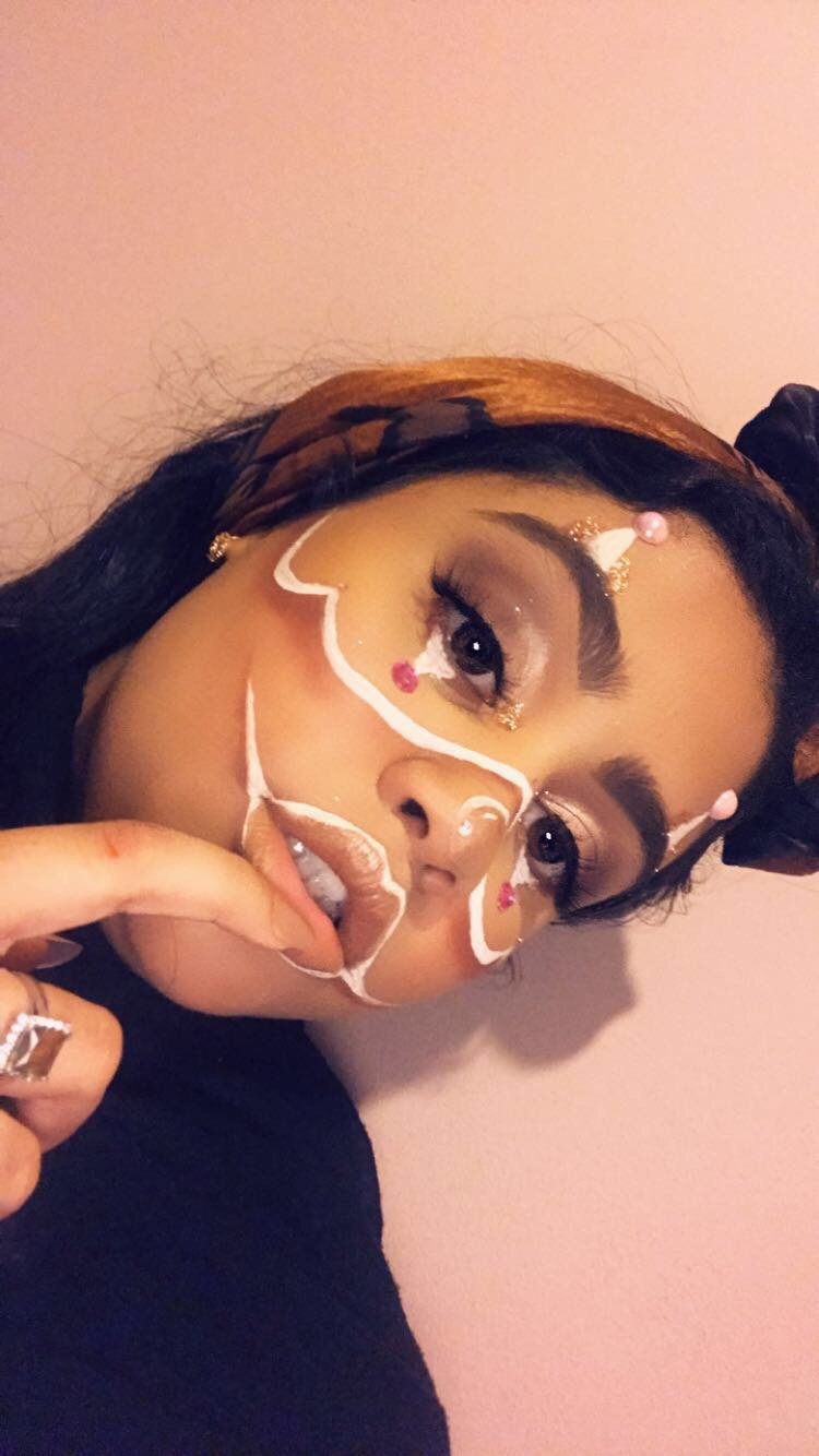The photo presents a charming and playful clown Halloween look, created with Suhaila’s expert makeup artistry. The design combines vibrant colors and subtle details for a delightfully cute and approachable clown appearance.
